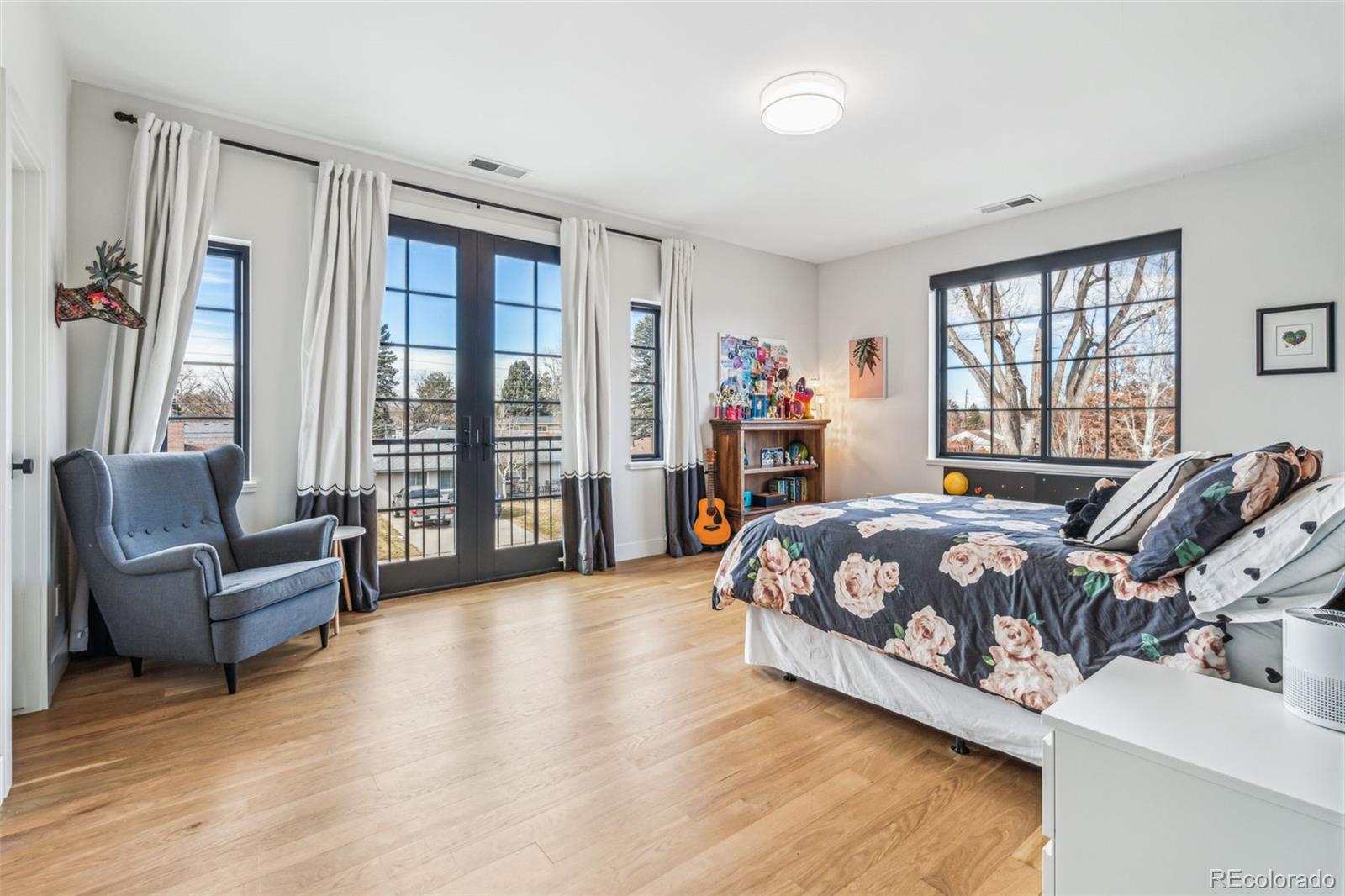 MLS Image #33 for 200  magnolia street,denver, Colorado