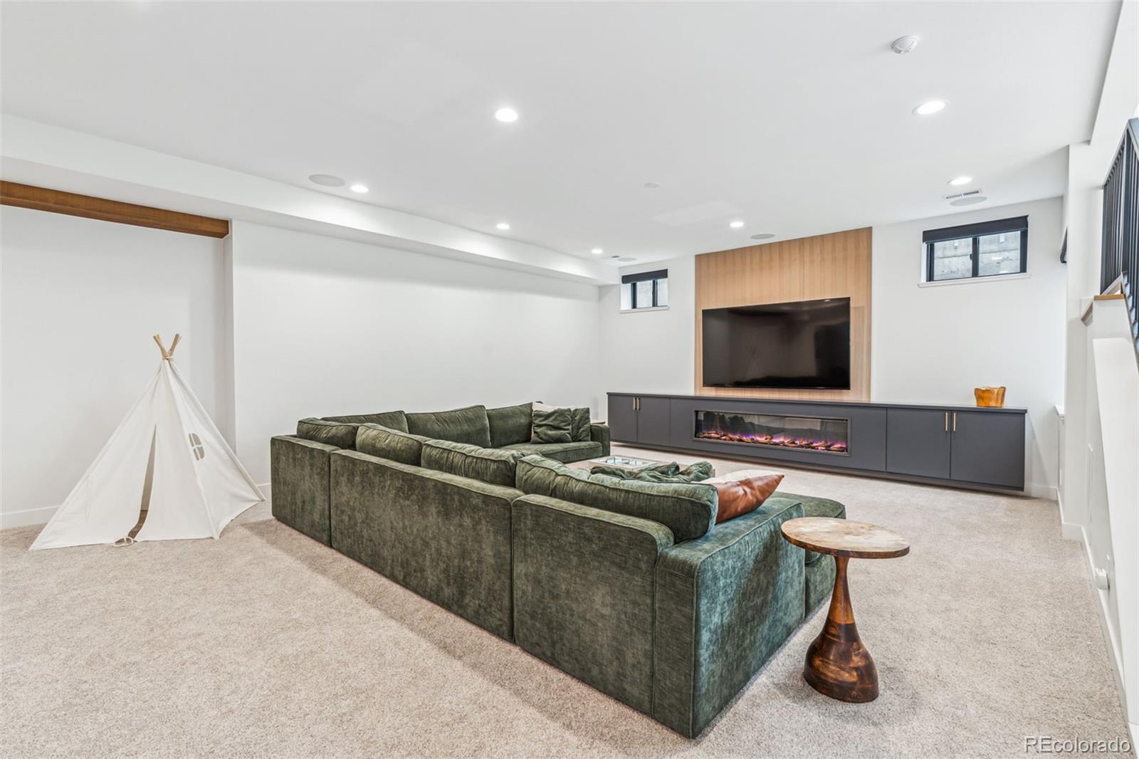 MLS Image #36 for 200  magnolia street,denver, Colorado