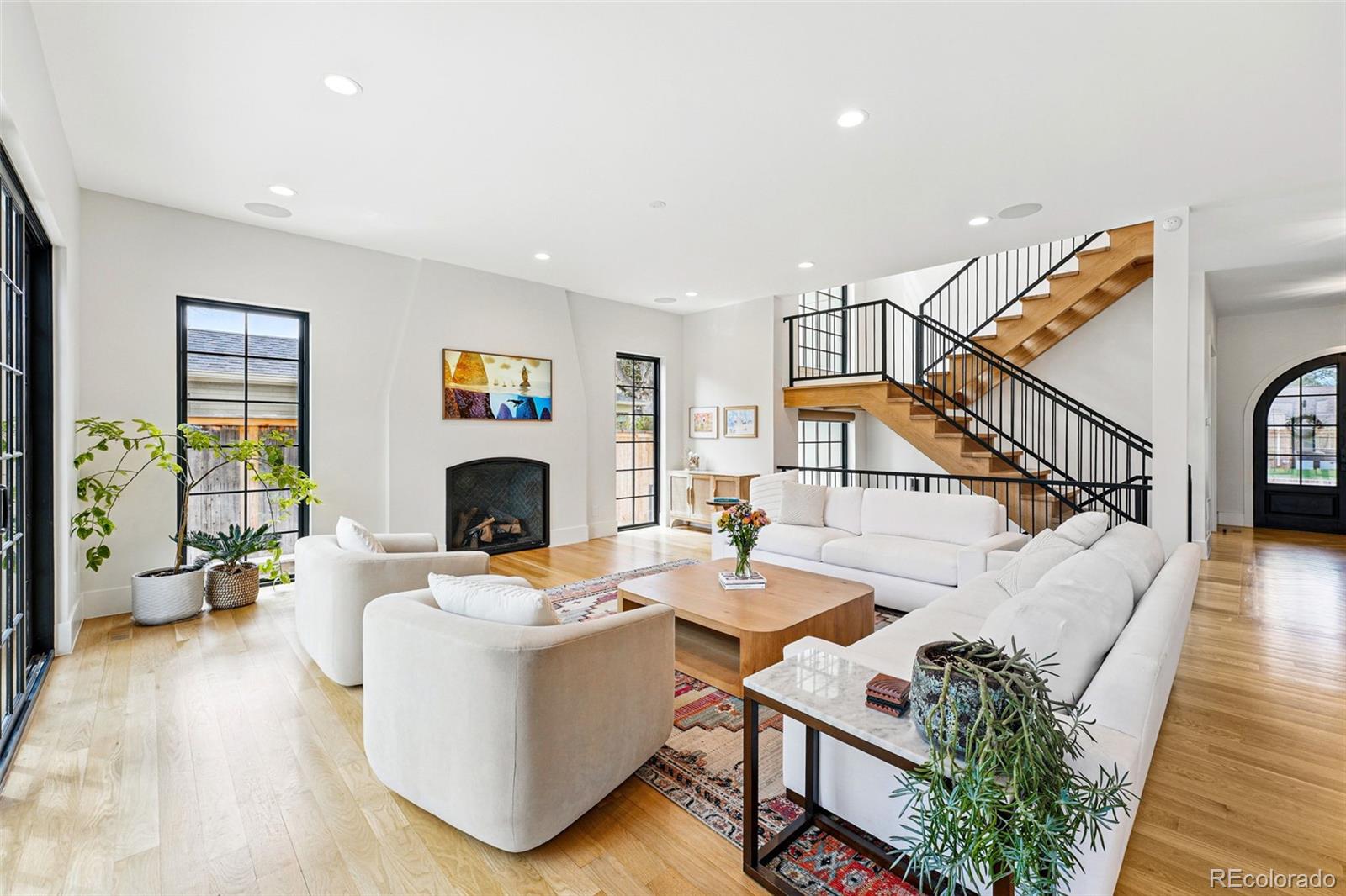 MLS Image #4 for 200  magnolia street,denver, Colorado