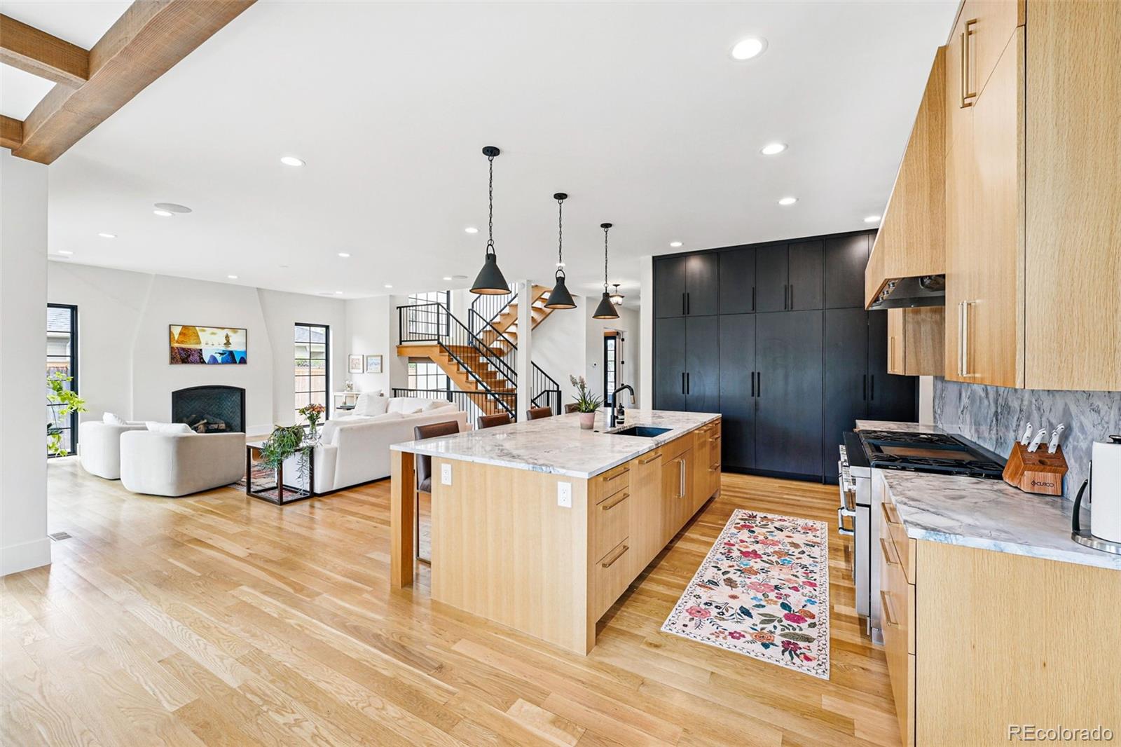 MLS Image #7 for 200  magnolia street,denver, Colorado