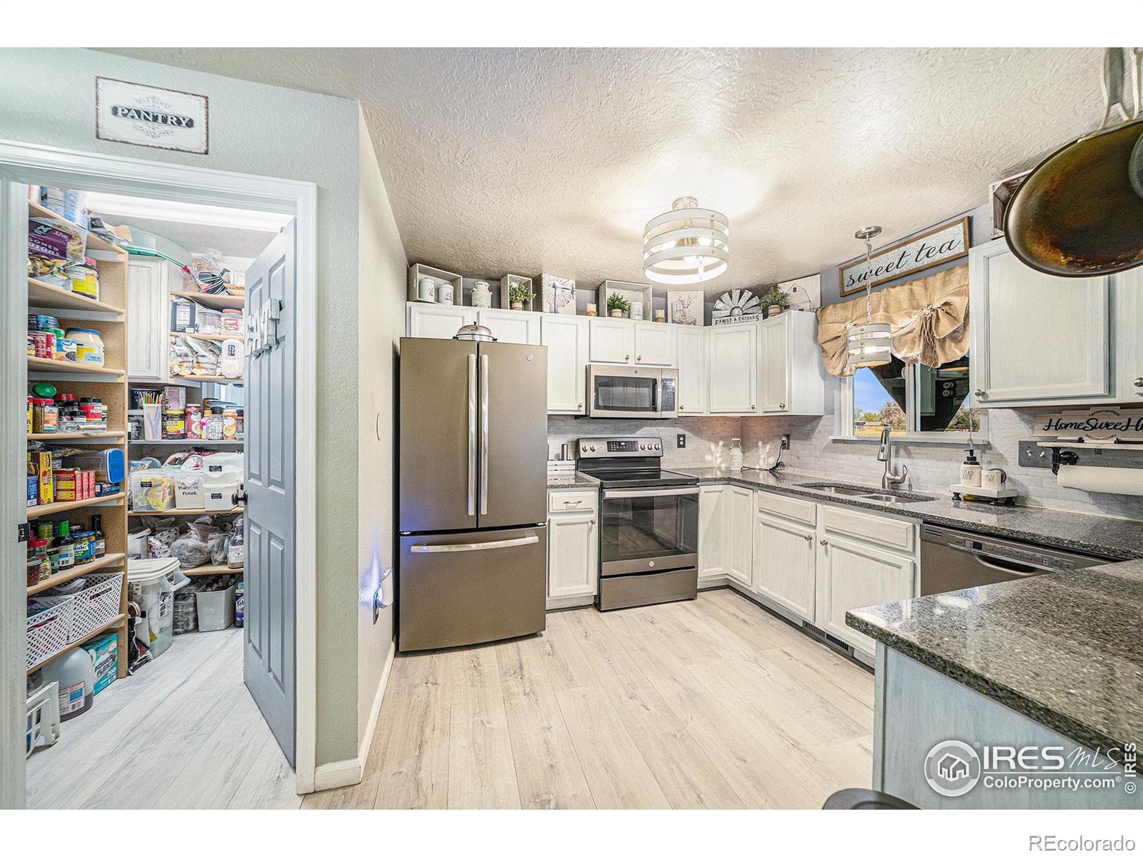 MLS Image #6 for 3434  cove way,evans, Colorado