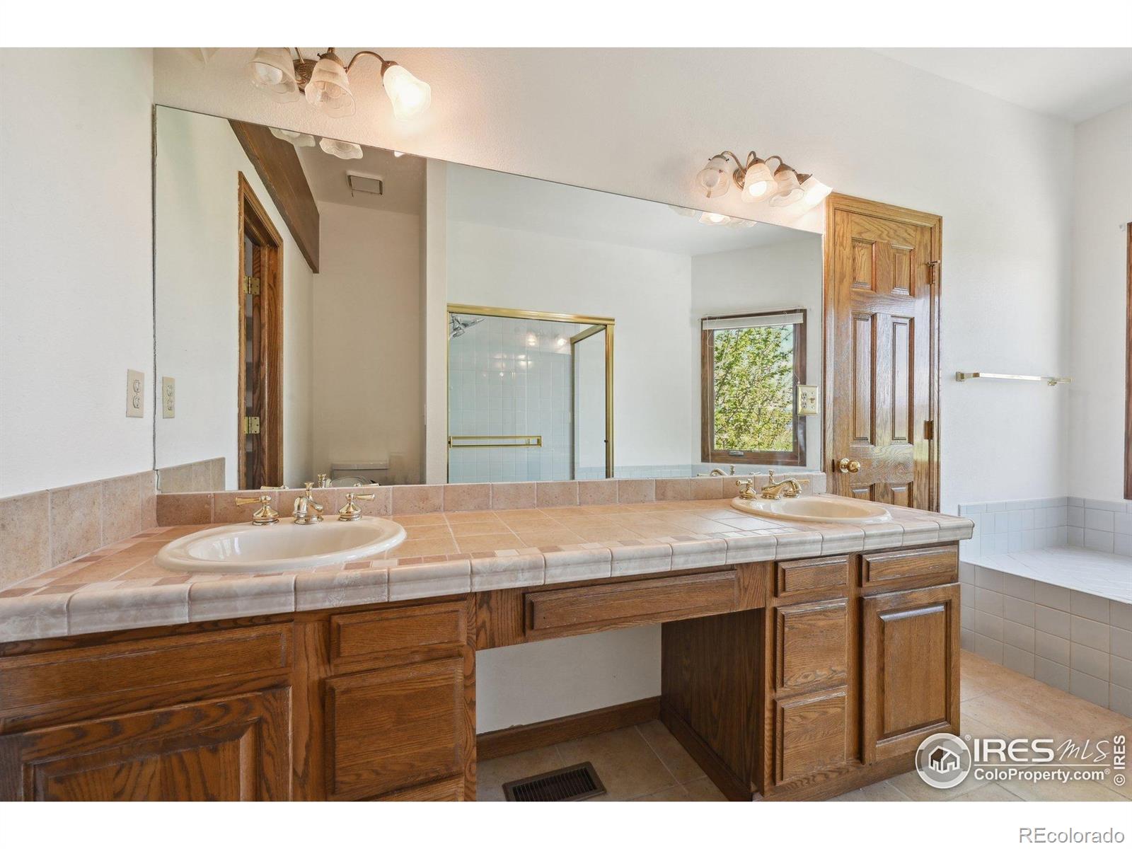 MLS Image #13 for 1105  oakhurst drive,broomfield, Colorado