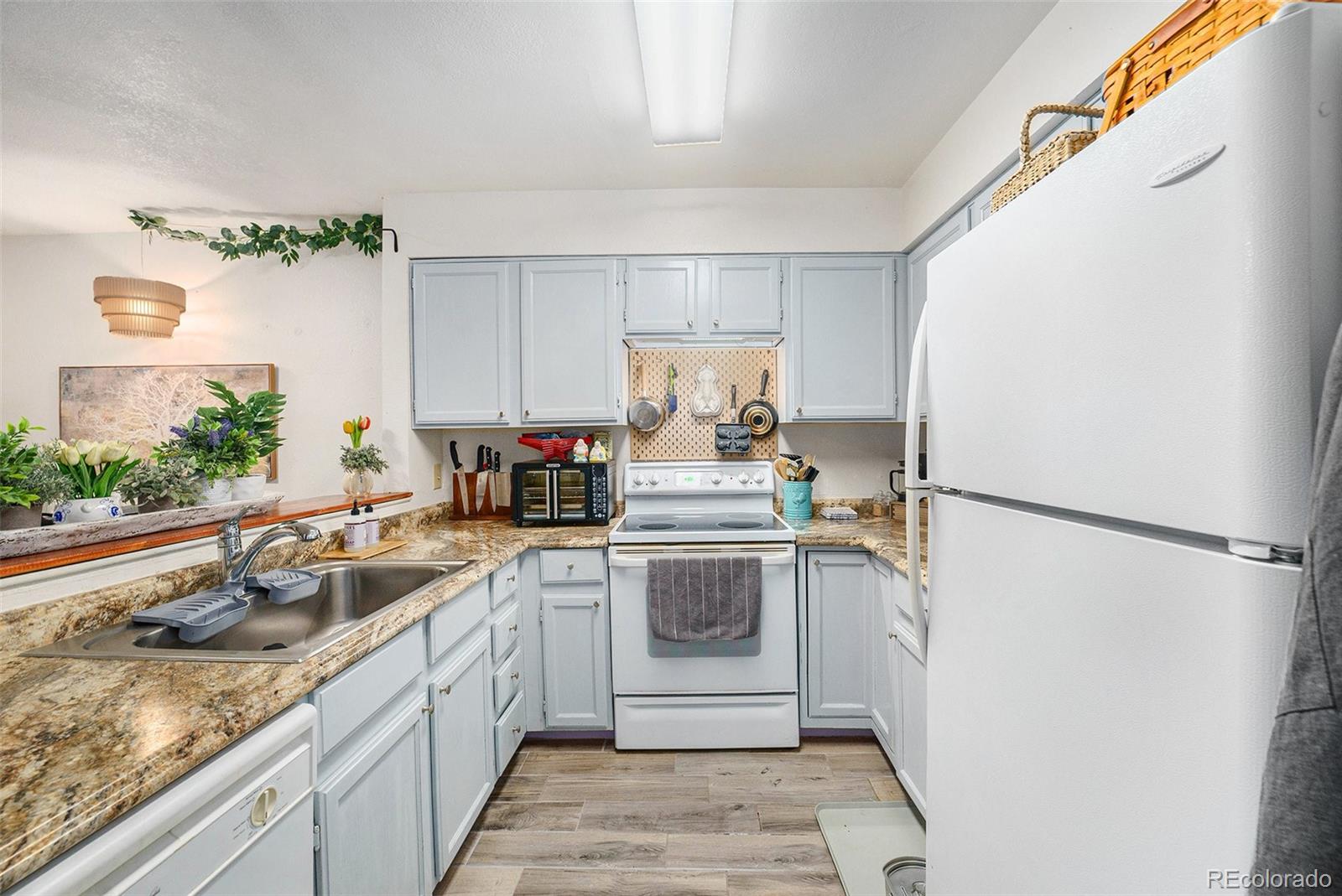 MLS Image #12 for 4460 s pitkin street,aurora, Colorado