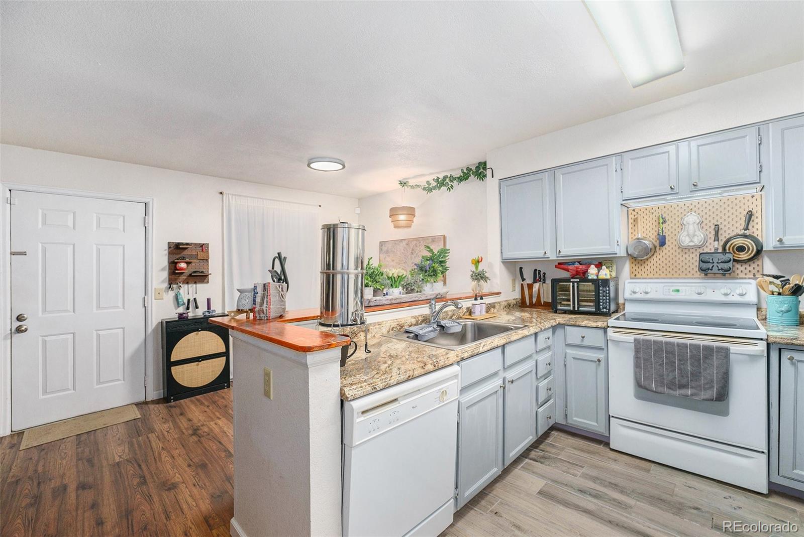 MLS Image #9 for 4460 s pitkin street,aurora, Colorado