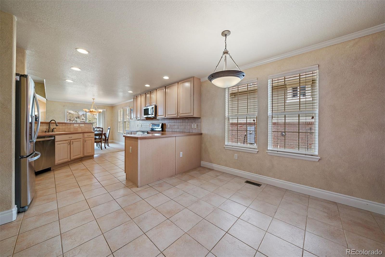 MLS Image #10 for 7750 s buchanan way,aurora, Colorado