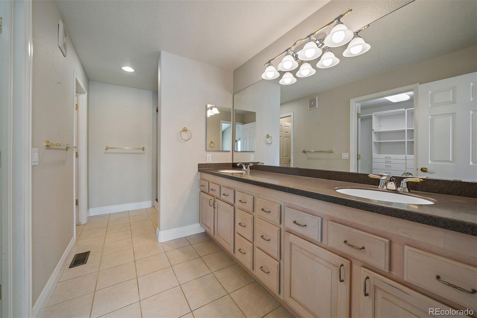 MLS Image #13 for 7750 s buchanan way,aurora, Colorado