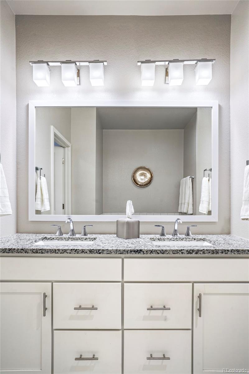 MLS Image #19 for 181 s monaco parkway,denver, Colorado