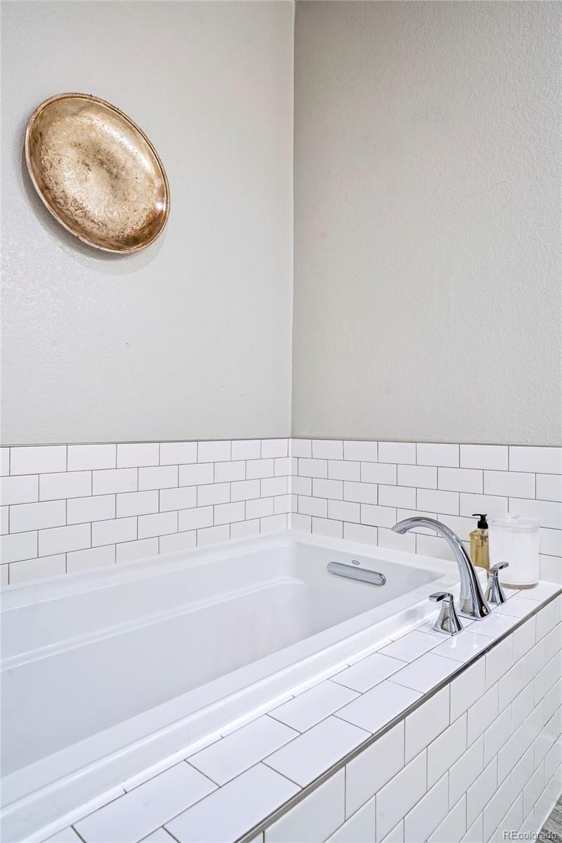 MLS Image #21 for 181 s monaco parkway,denver, Colorado