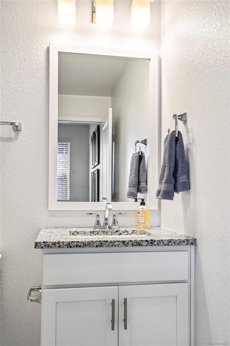 MLS Image #23 for 181 s monaco parkway,denver, Colorado