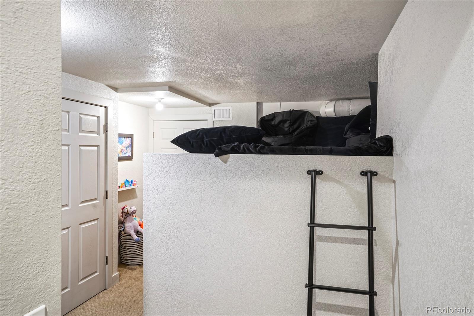 MLS Image #26 for 181 s monaco parkway,denver, Colorado