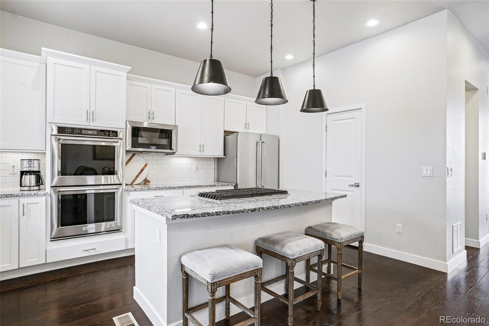 MLS Image #3 for 181 s monaco parkway,denver, Colorado