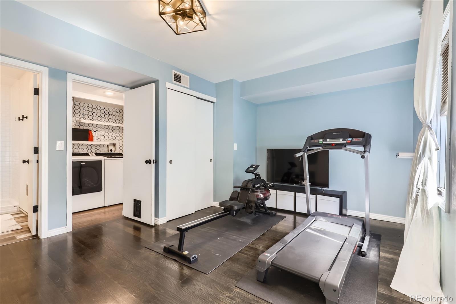 MLS Image #10 for 1300 s monaco parkway,denver, Colorado