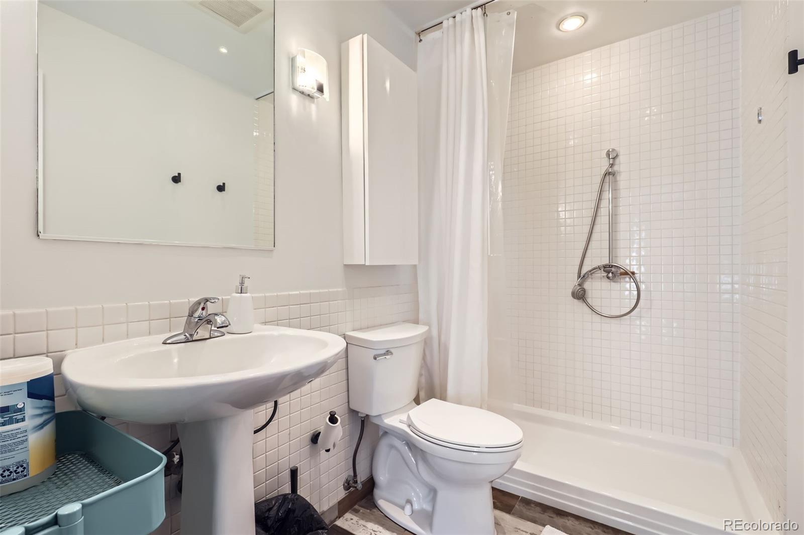 MLS Image #17 for 1300 s monaco parkway,denver, Colorado