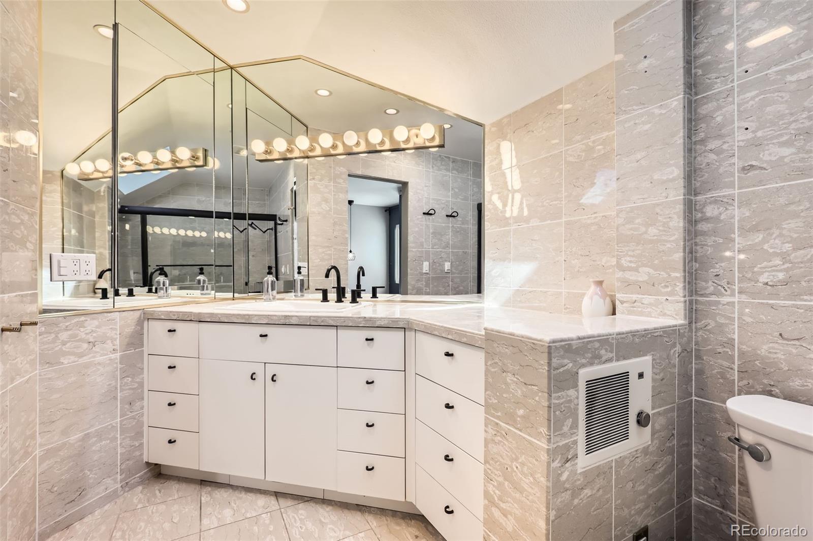 MLS Image #21 for 1300 s monaco parkway,denver, Colorado