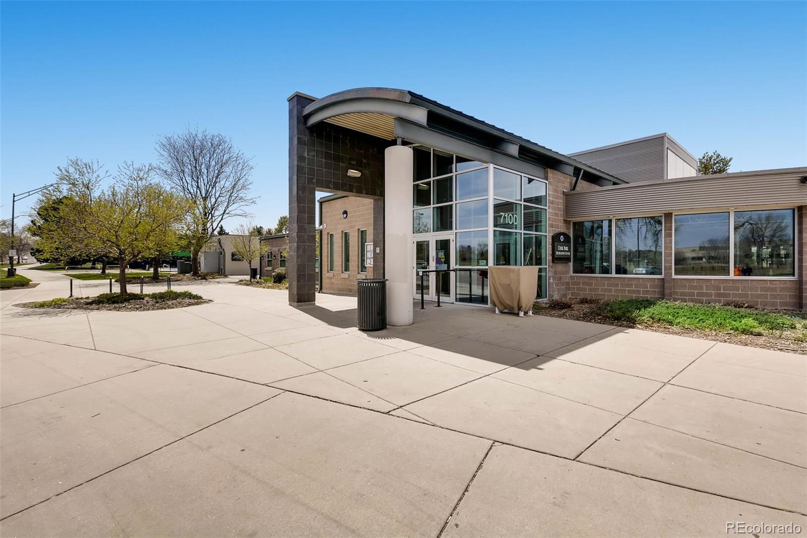 MLS Image #33 for 1300 s monaco parkway,denver, Colorado