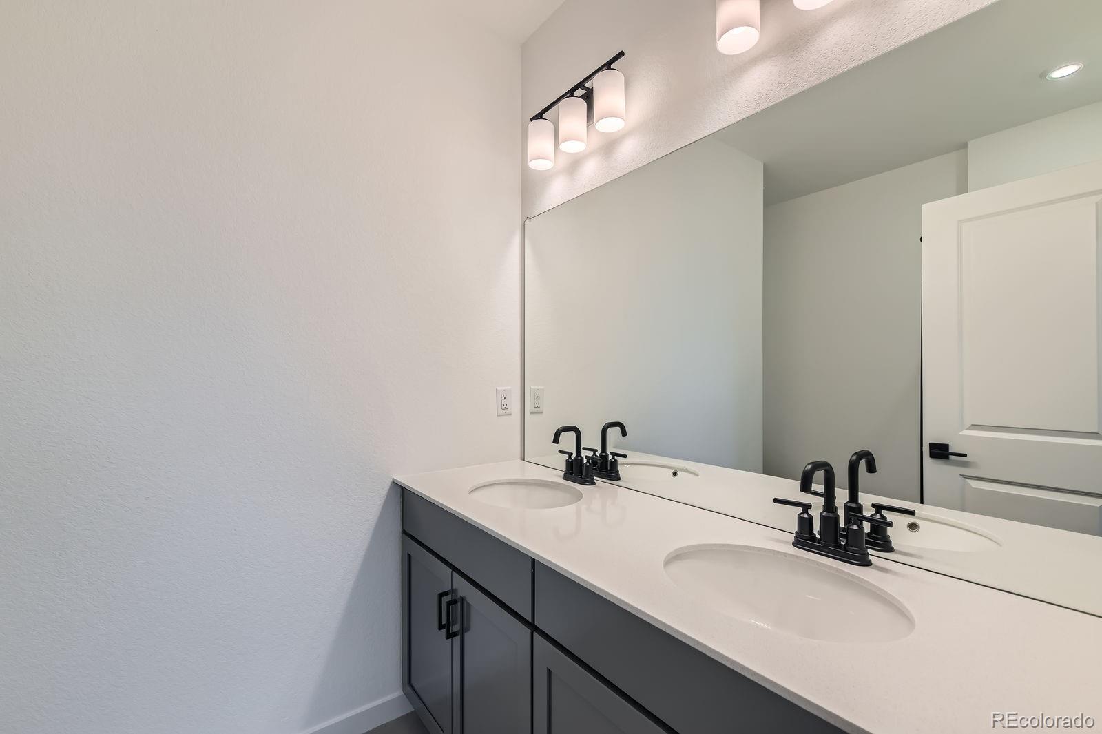 MLS Image #14 for 1755  peak loop,broomfield, Colorado