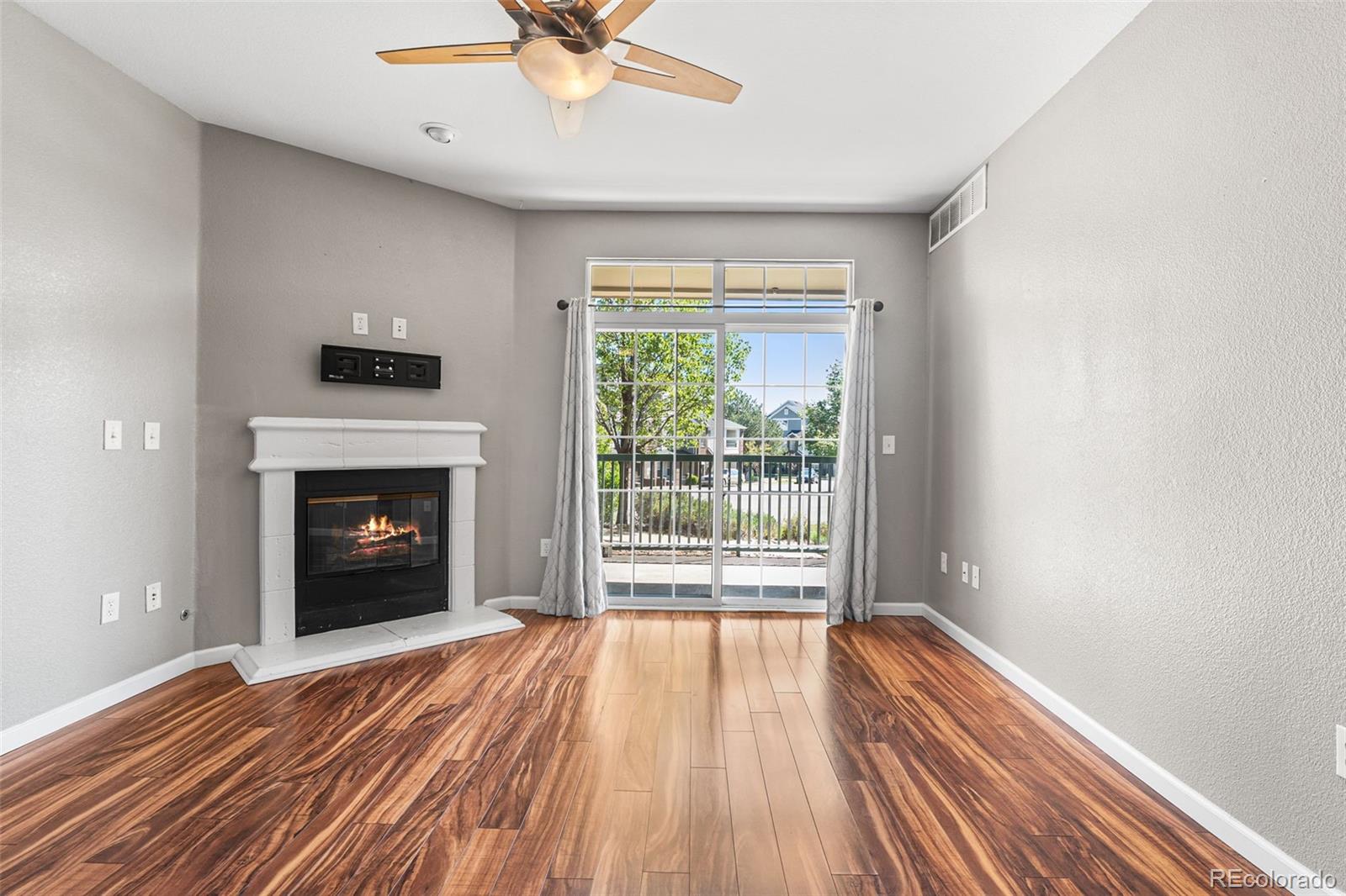 MLS Image #5 for 3865 s dayton street,aurora, Colorado