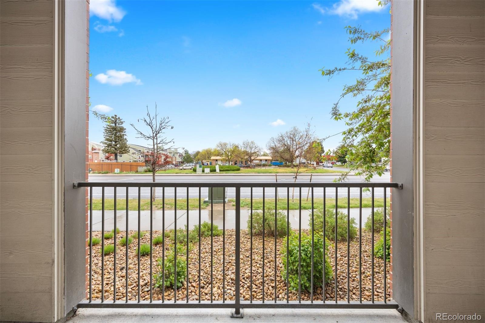 MLS Image #3 for 981 s sable boulevard,aurora, Colorado