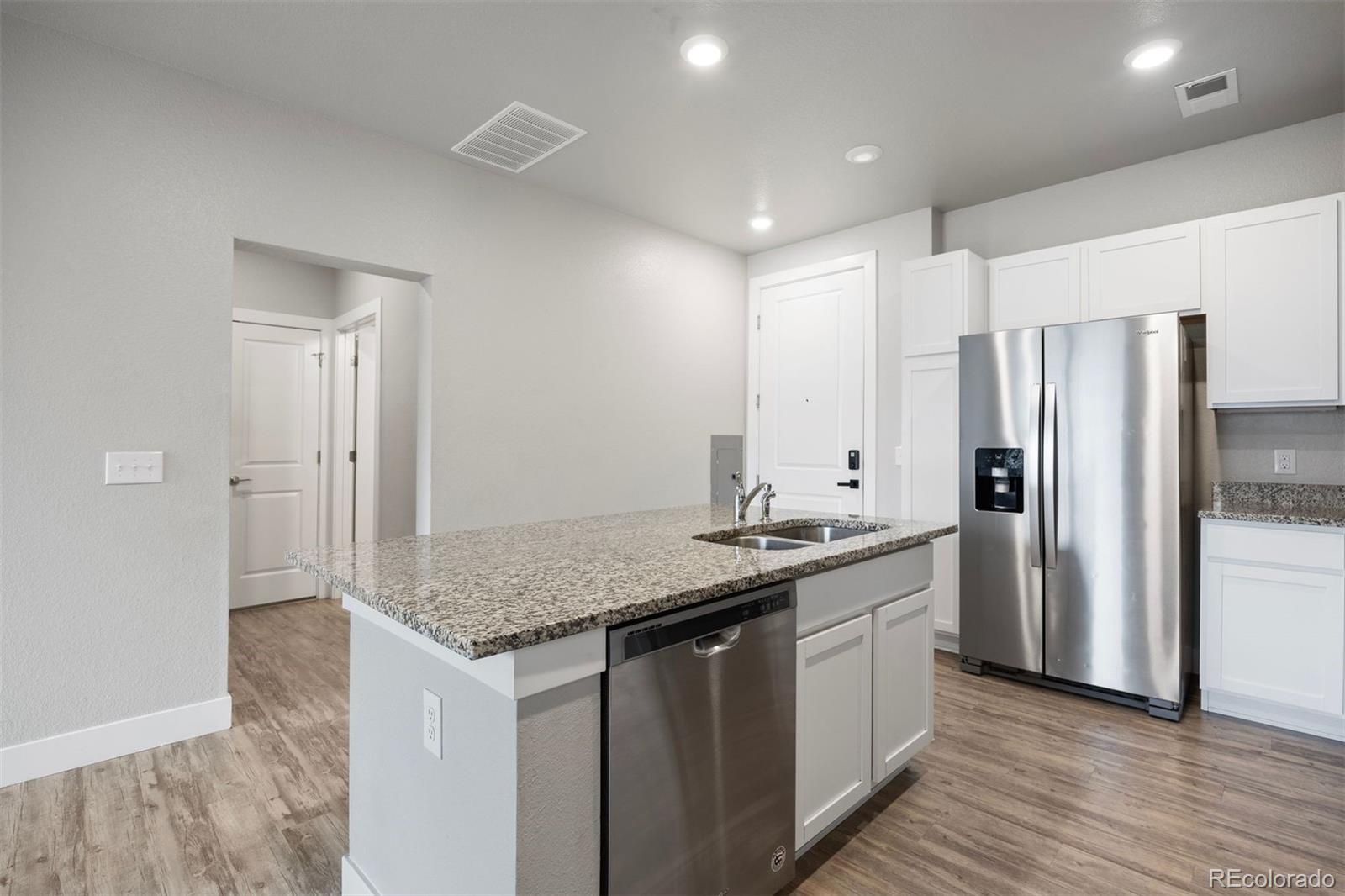 MLS Image #6 for 981 s sable boulevard,aurora, Colorado