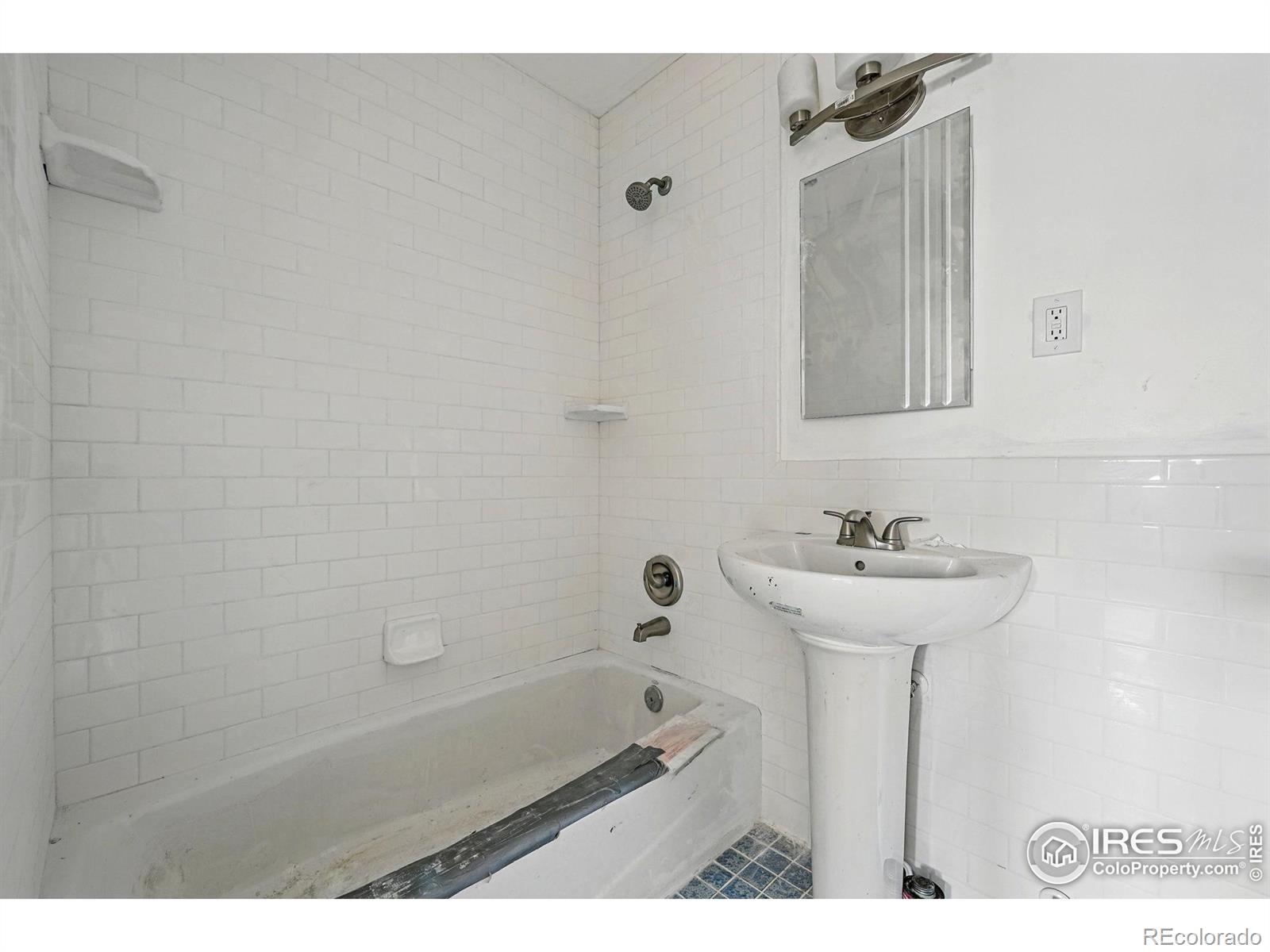 MLS Image #14 for 1573 s dexter way,denver, Colorado