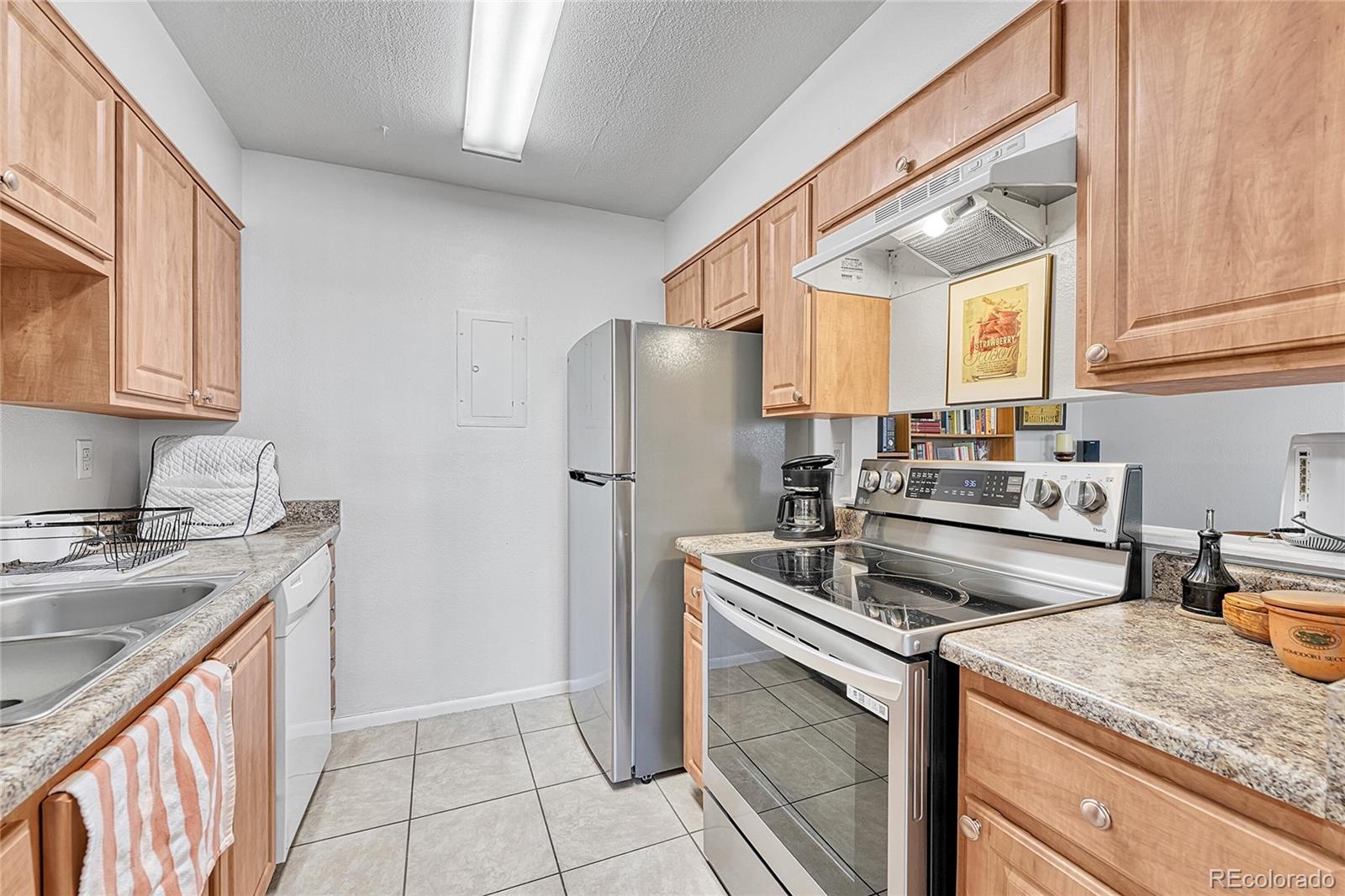 MLS Image #5 for 14226 e 1st drive,aurora, Colorado