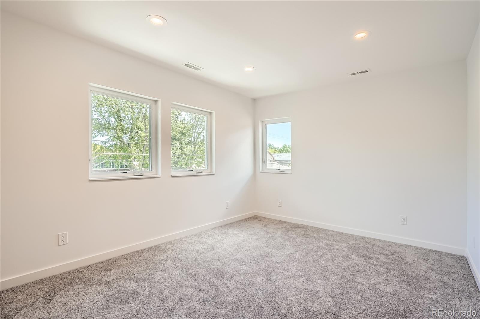 MLS Image #15 for 814 s high street,denver, Colorado