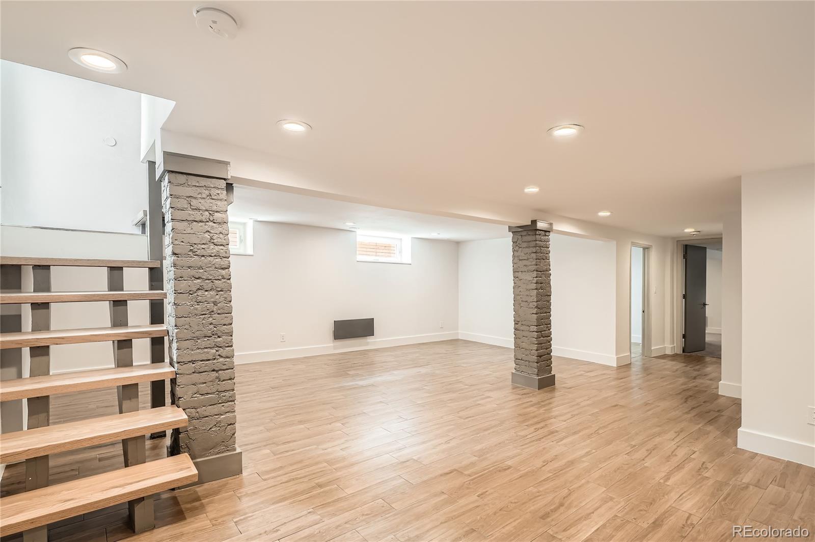 MLS Image #17 for 814 s high street,denver, Colorado