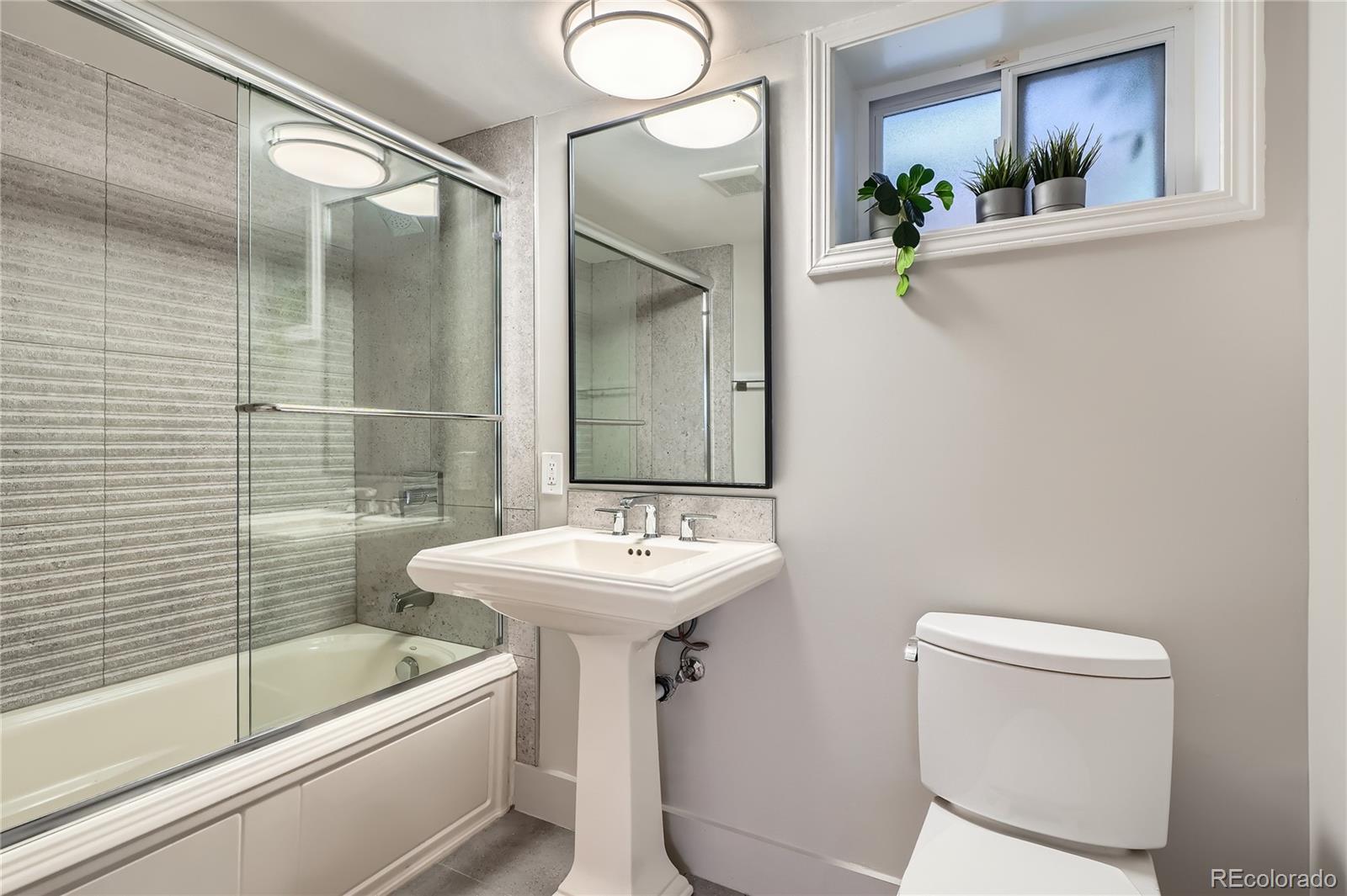 MLS Image #18 for 814 s high street,denver, Colorado