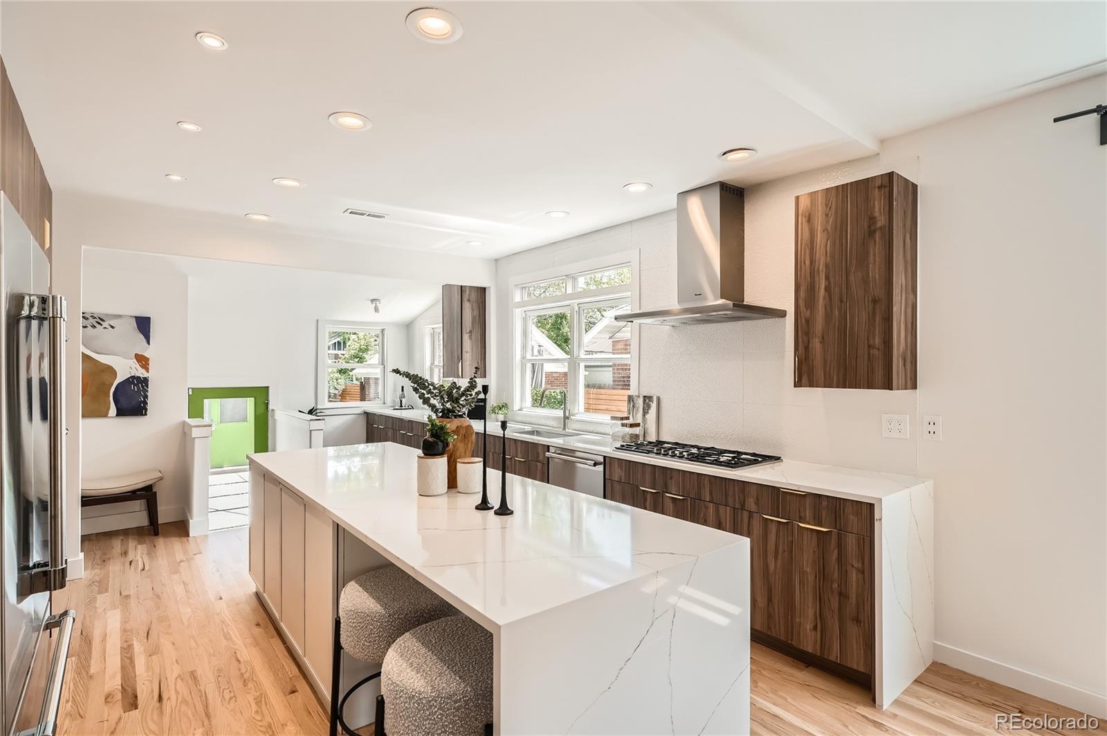 MLS Image #3 for 814 s high street,denver, Colorado