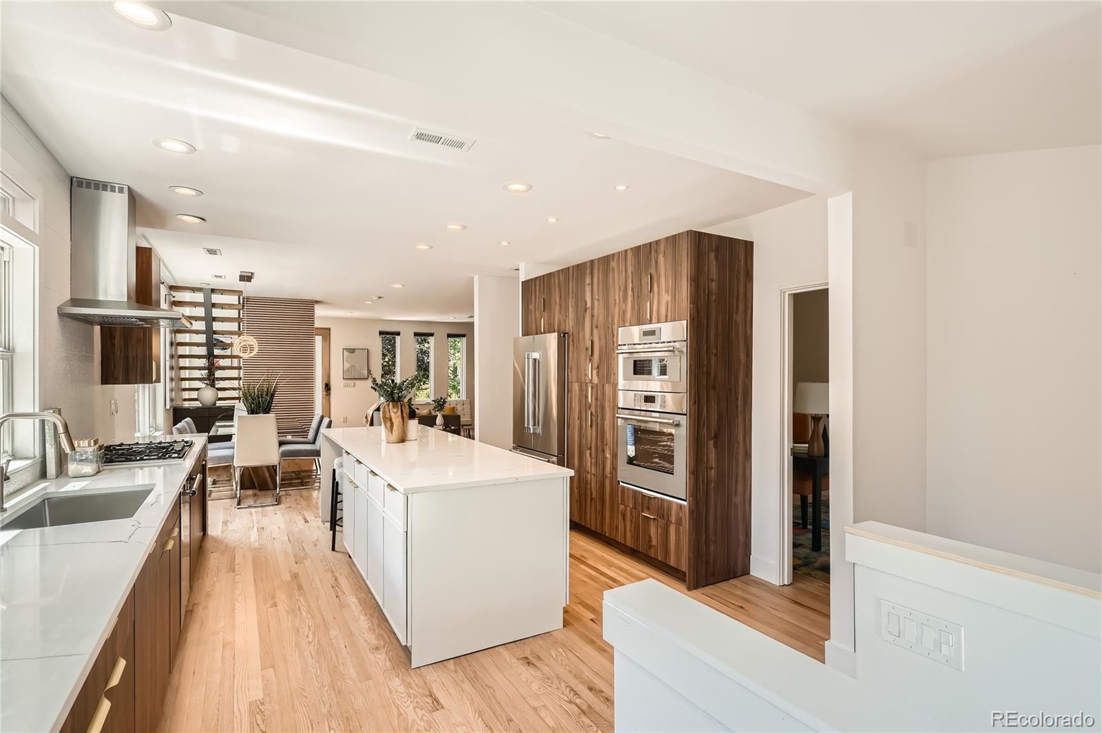 MLS Image #4 for 814 s high street,denver, Colorado