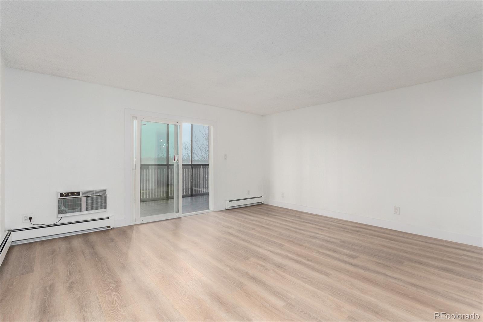 MLS Image #10 for 3470 s poplar street,denver, Colorado
