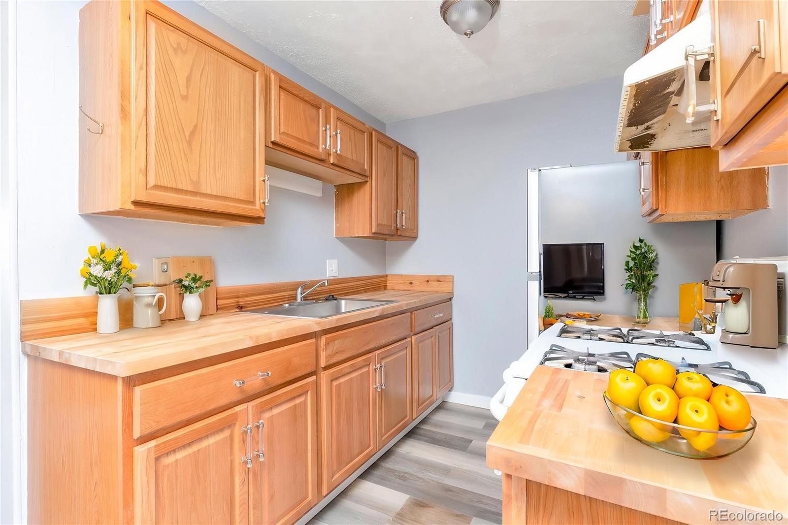 MLS Image #2 for 10722 e exposition avenue,aurora, Colorado