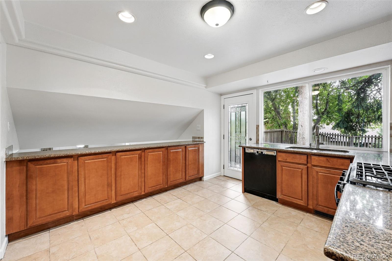 MLS Image #10 for 2495 s lansing way,aurora, Colorado