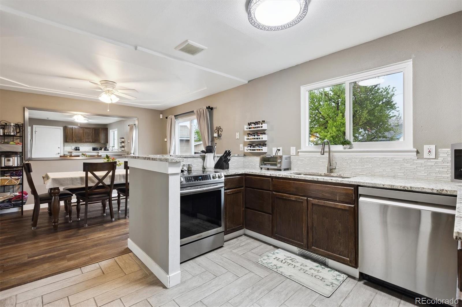 MLS Image #14 for 21125 e 43rd avenue,denver, Colorado