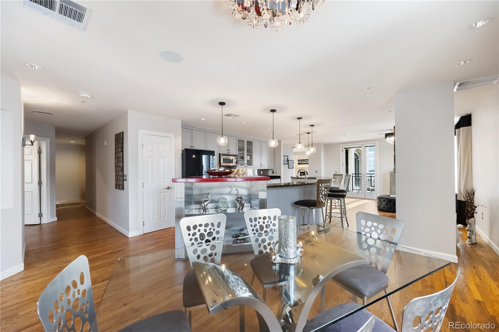 MLS Image #10 for 1827 n grant street,denver, Colorado
