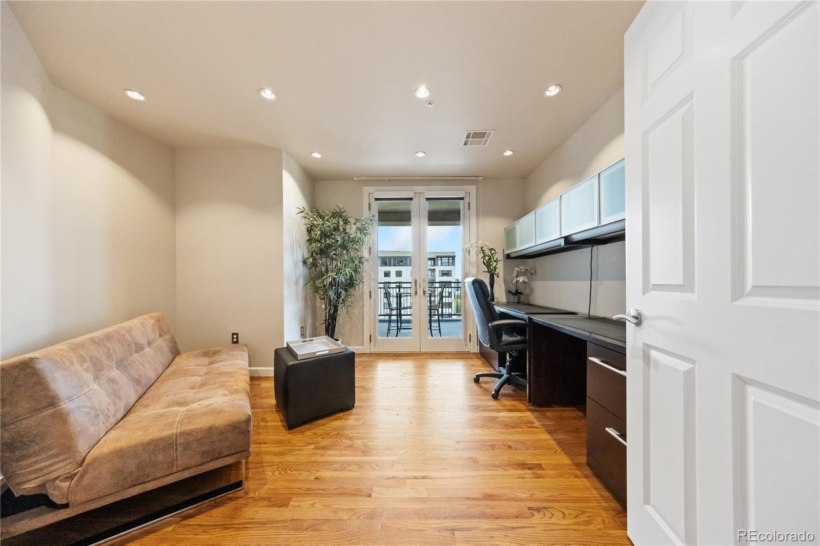 MLS Image #14 for 1827 n grant street,denver, Colorado
