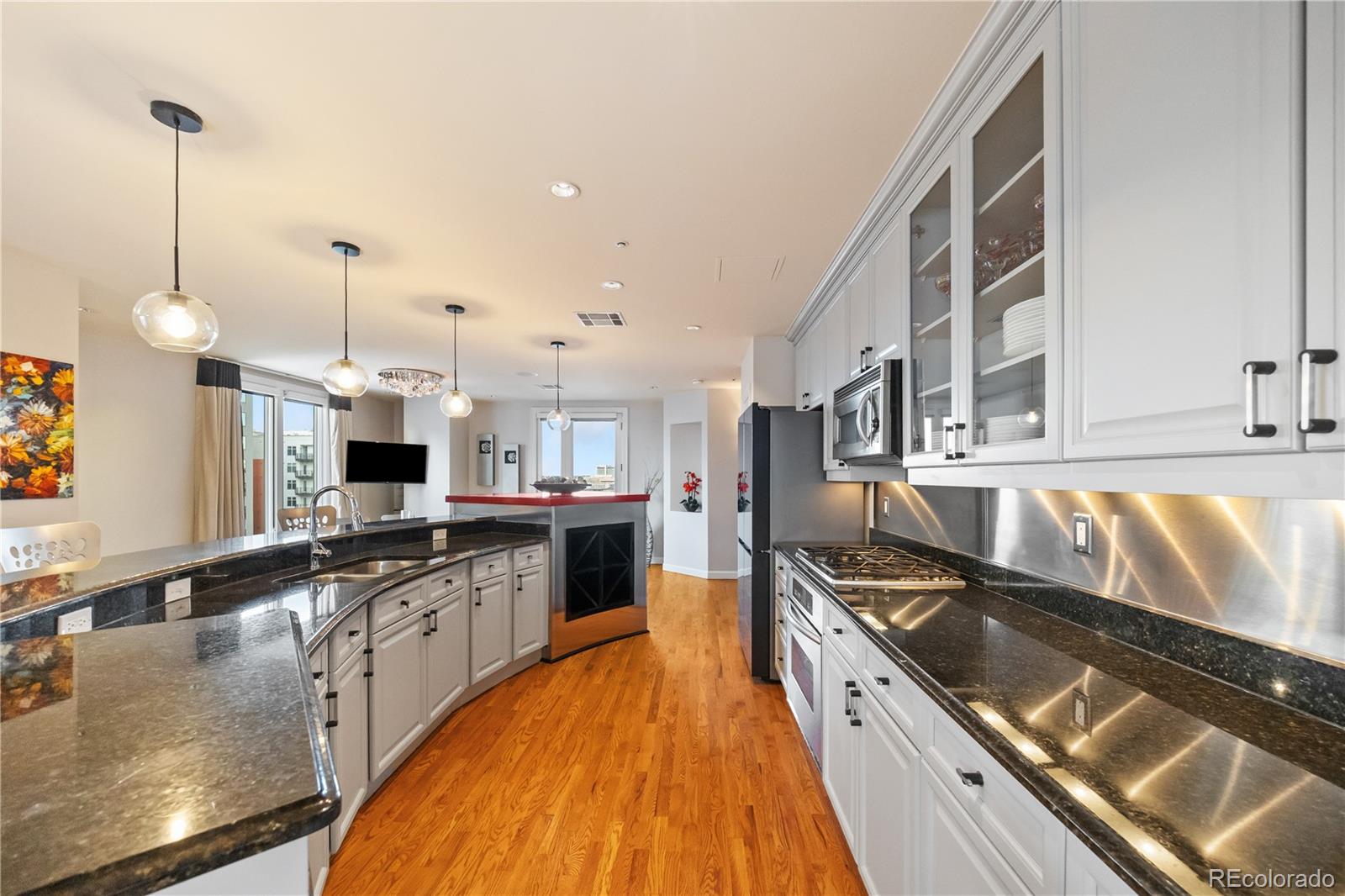MLS Image #19 for 1827 n grant street,denver, Colorado
