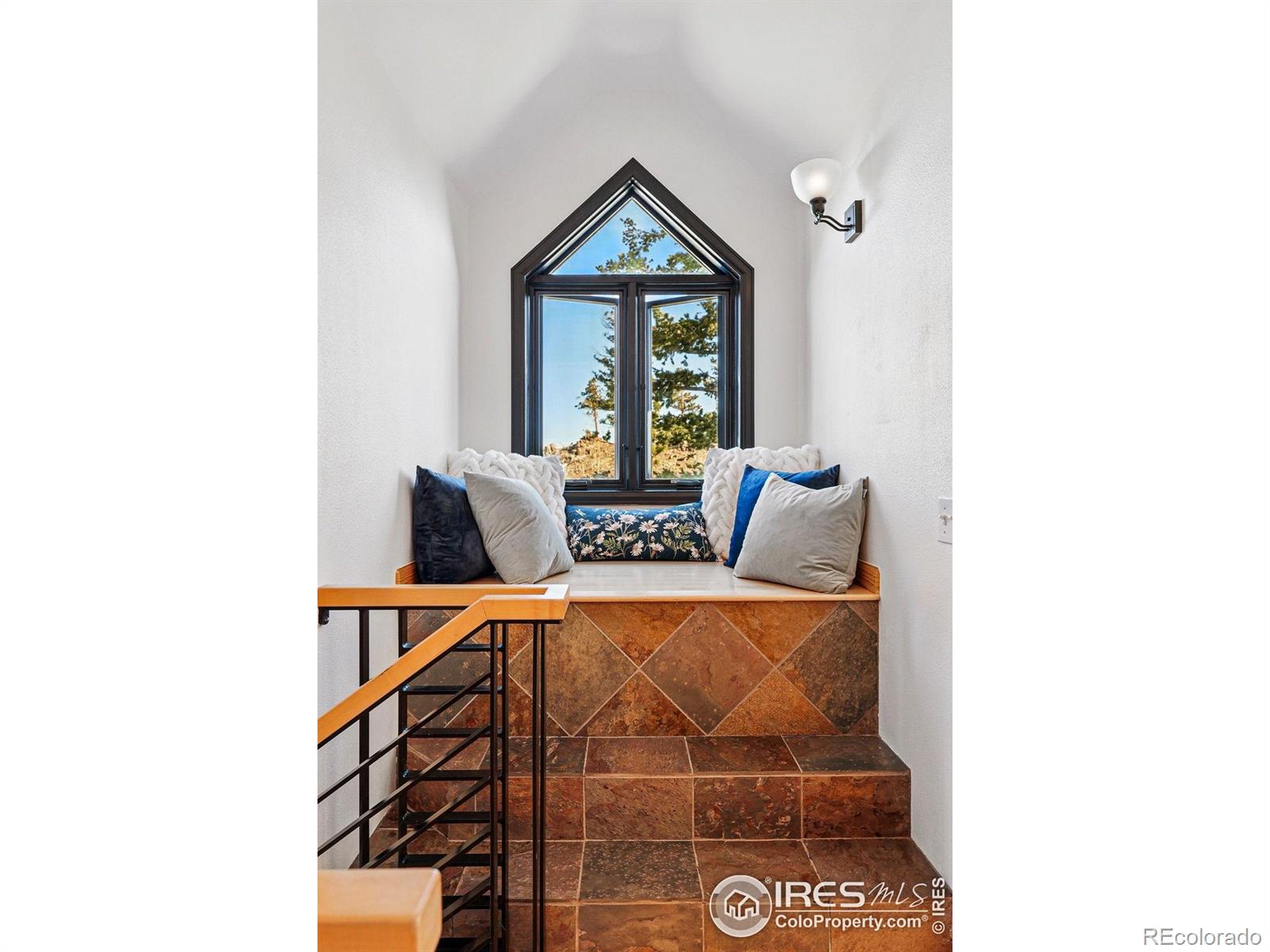MLS Image #14 for 98  rim road,boulder, Colorado