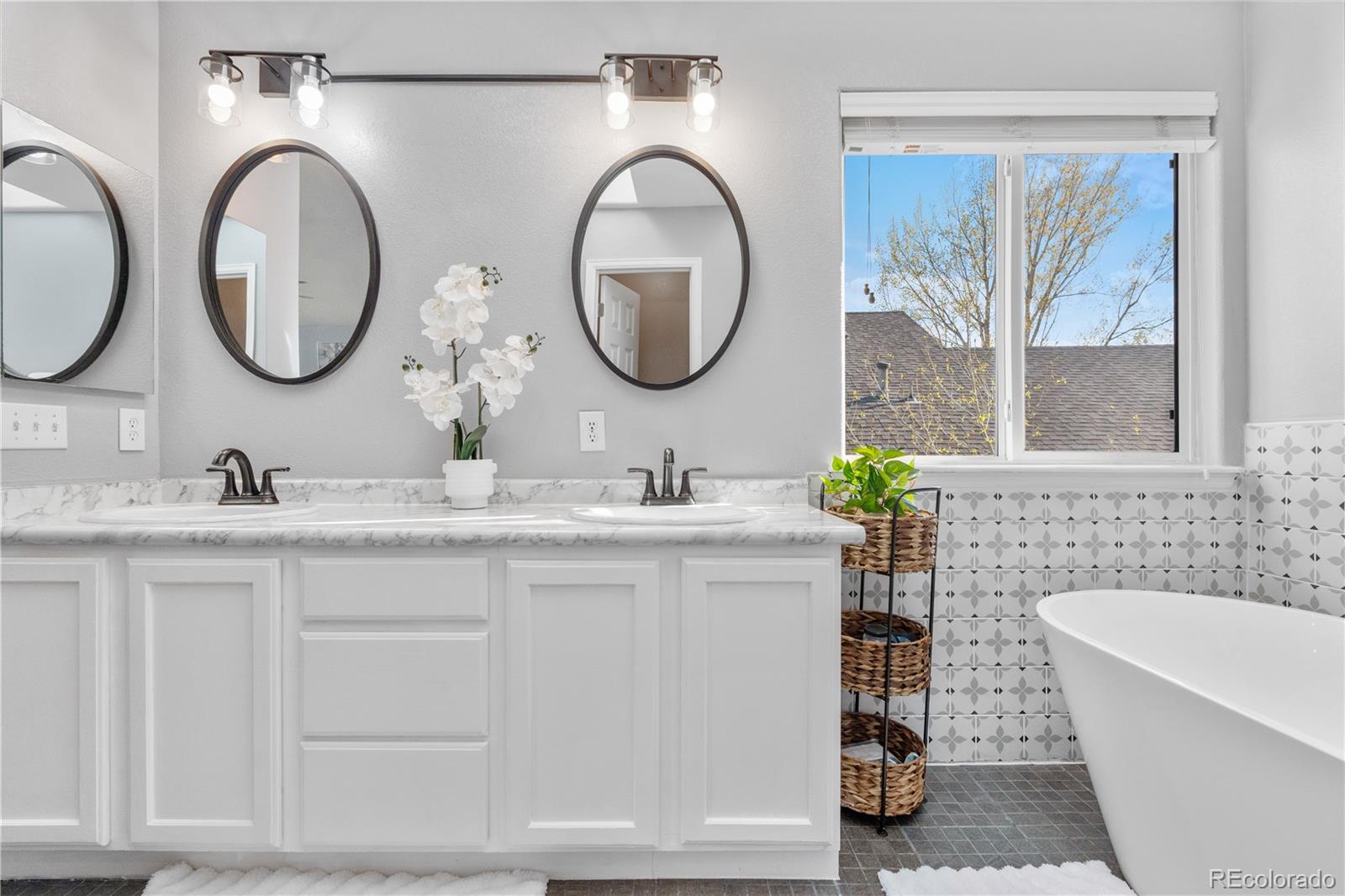MLS Image #21 for 5997 s yakima street,aurora, Colorado