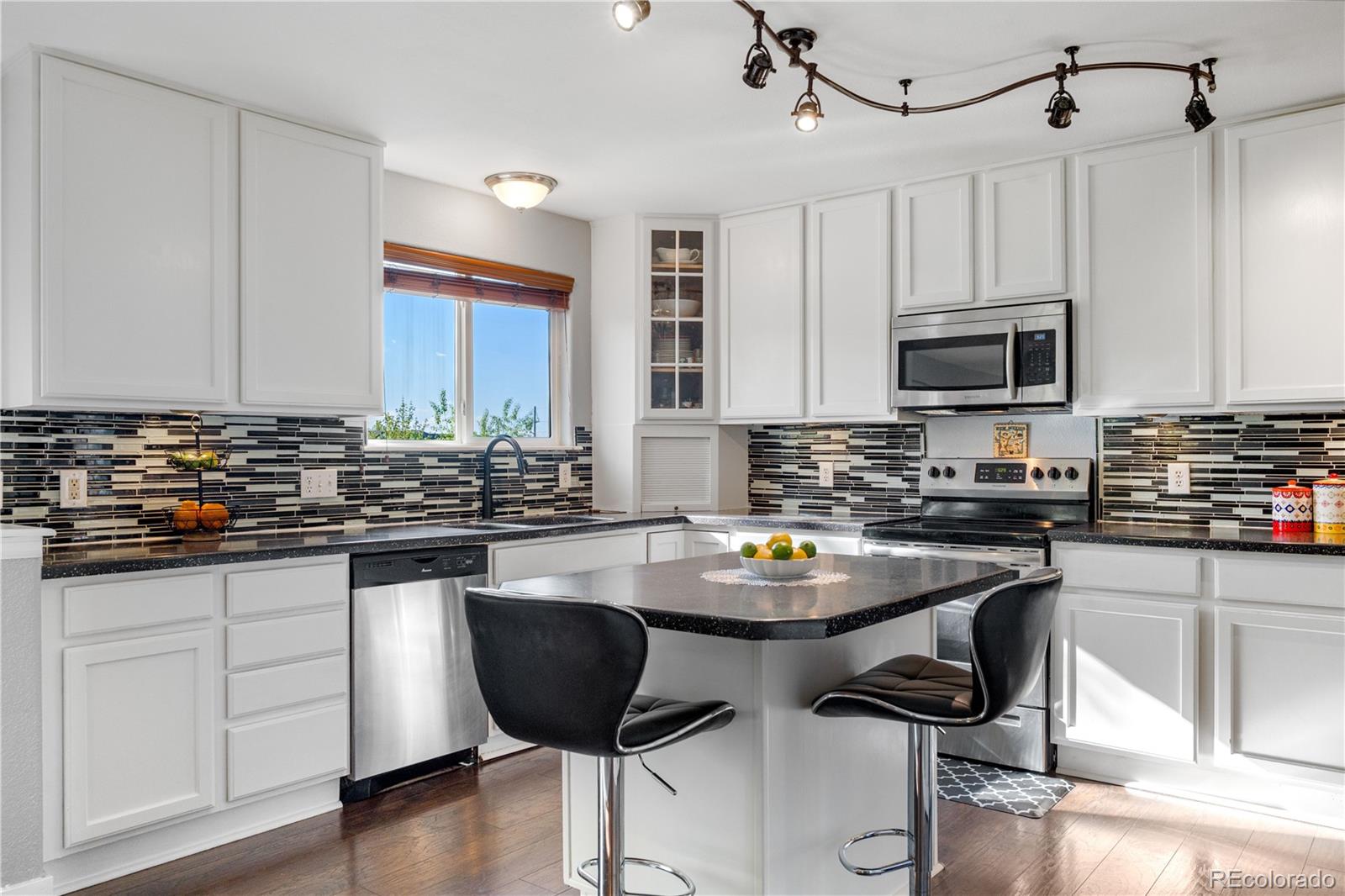 MLS Image #3 for 5997 s yakima street,aurora, Colorado