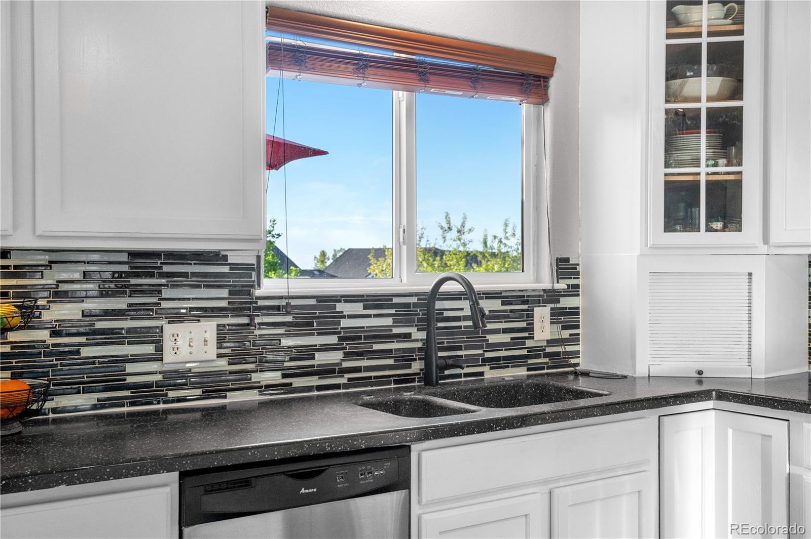 MLS Image #5 for 5997 s yakima street,aurora, Colorado