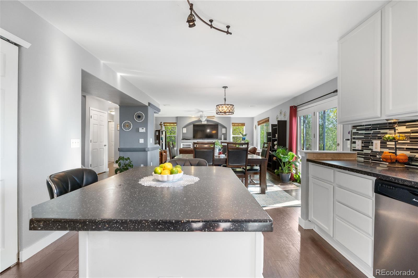 MLS Image #6 for 5997 s yakima street,aurora, Colorado