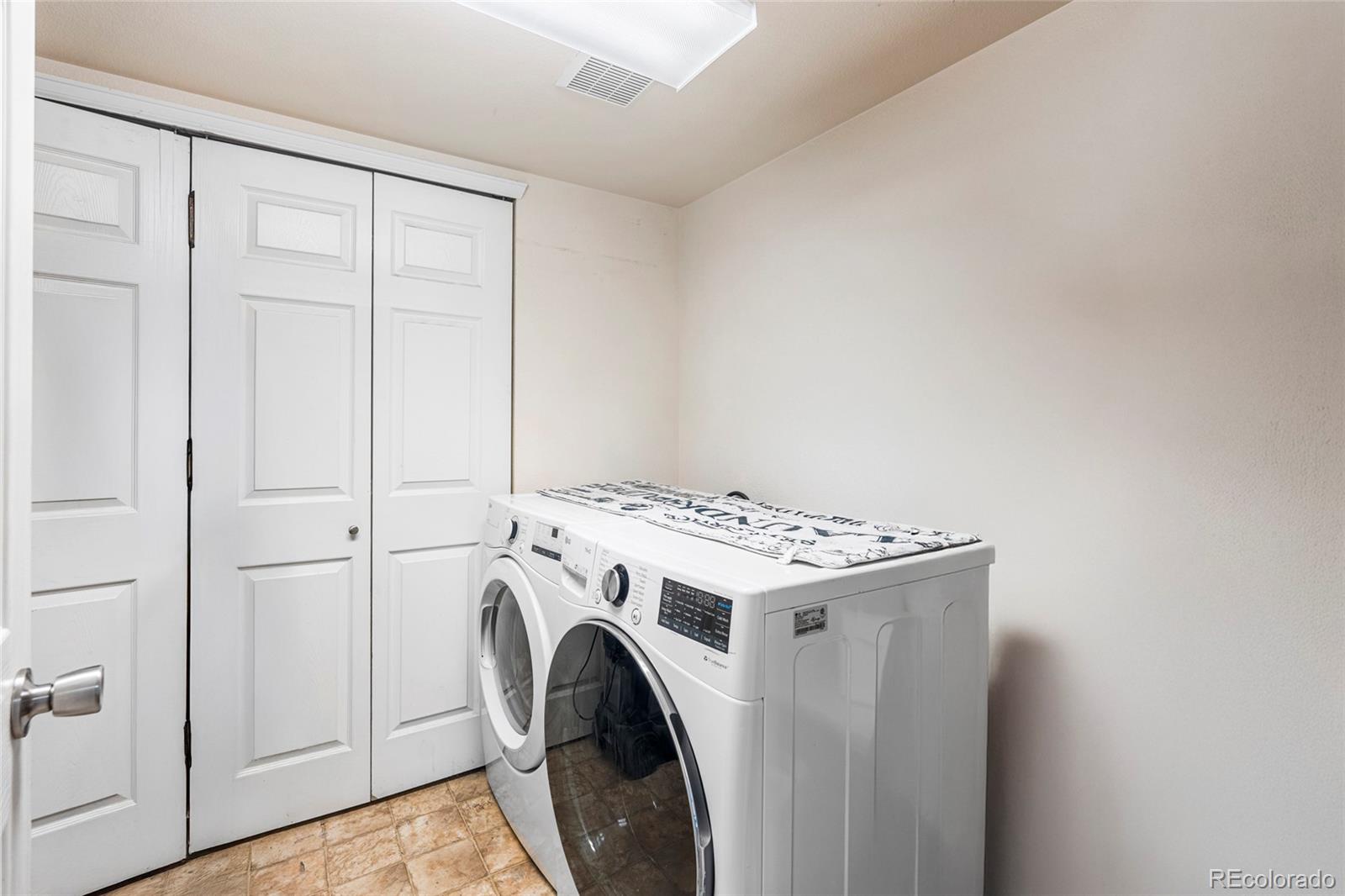 MLS Image #14 for 21354 e 51st avenue,denver, Colorado