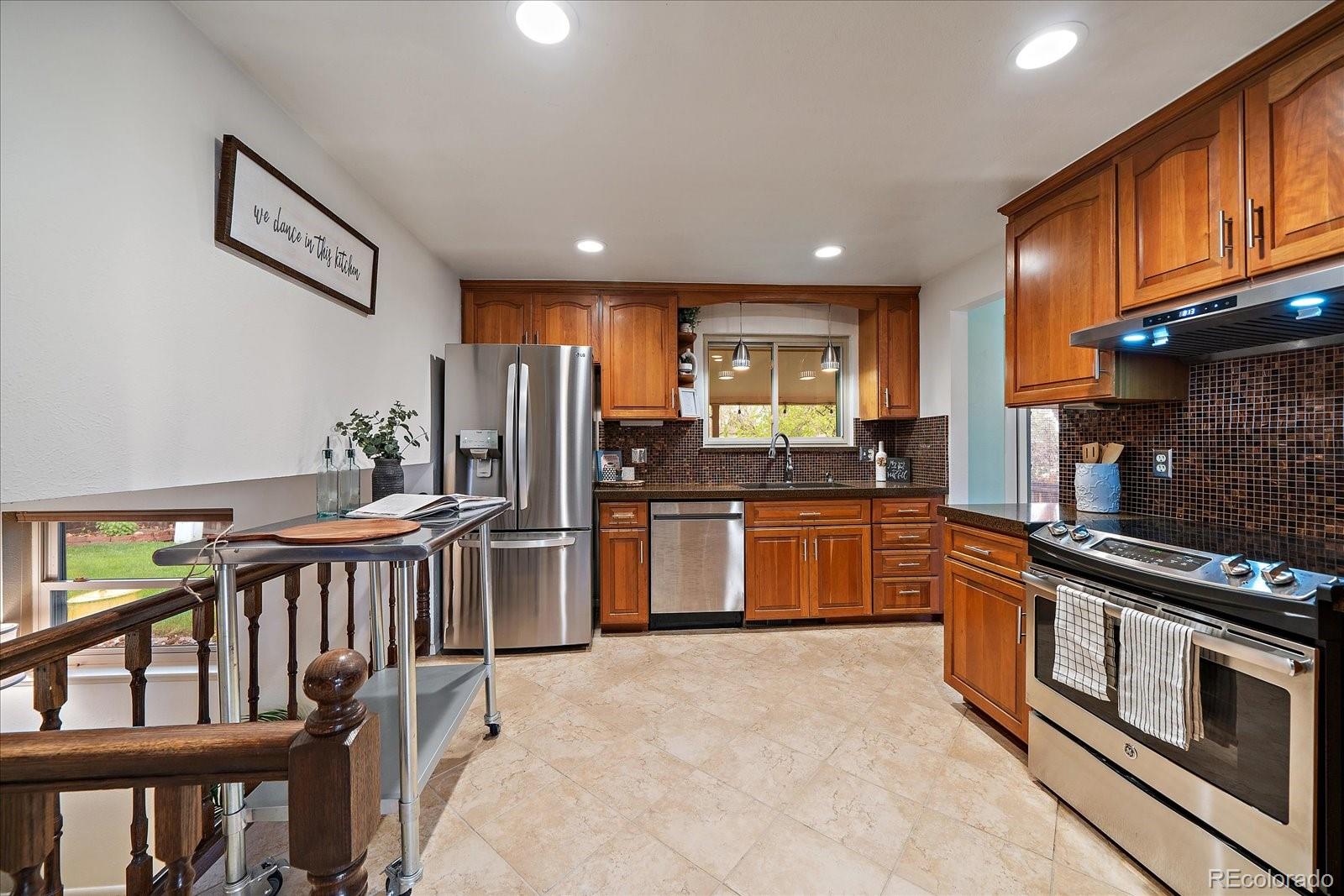 MLS Image #10 for 8364  allison court,arvada, Colorado