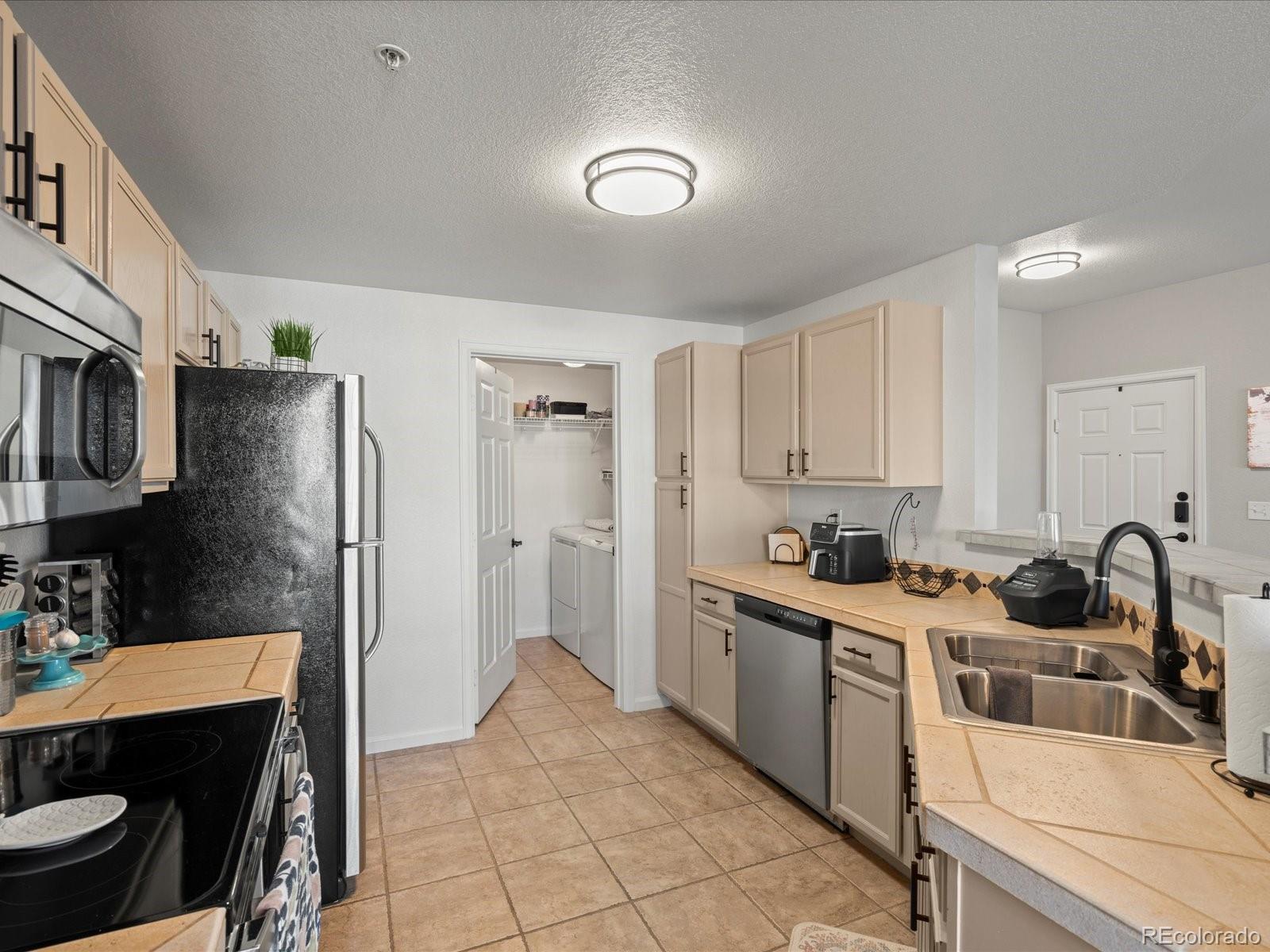 MLS Image #12 for 5726 n genoa way,aurora, Colorado