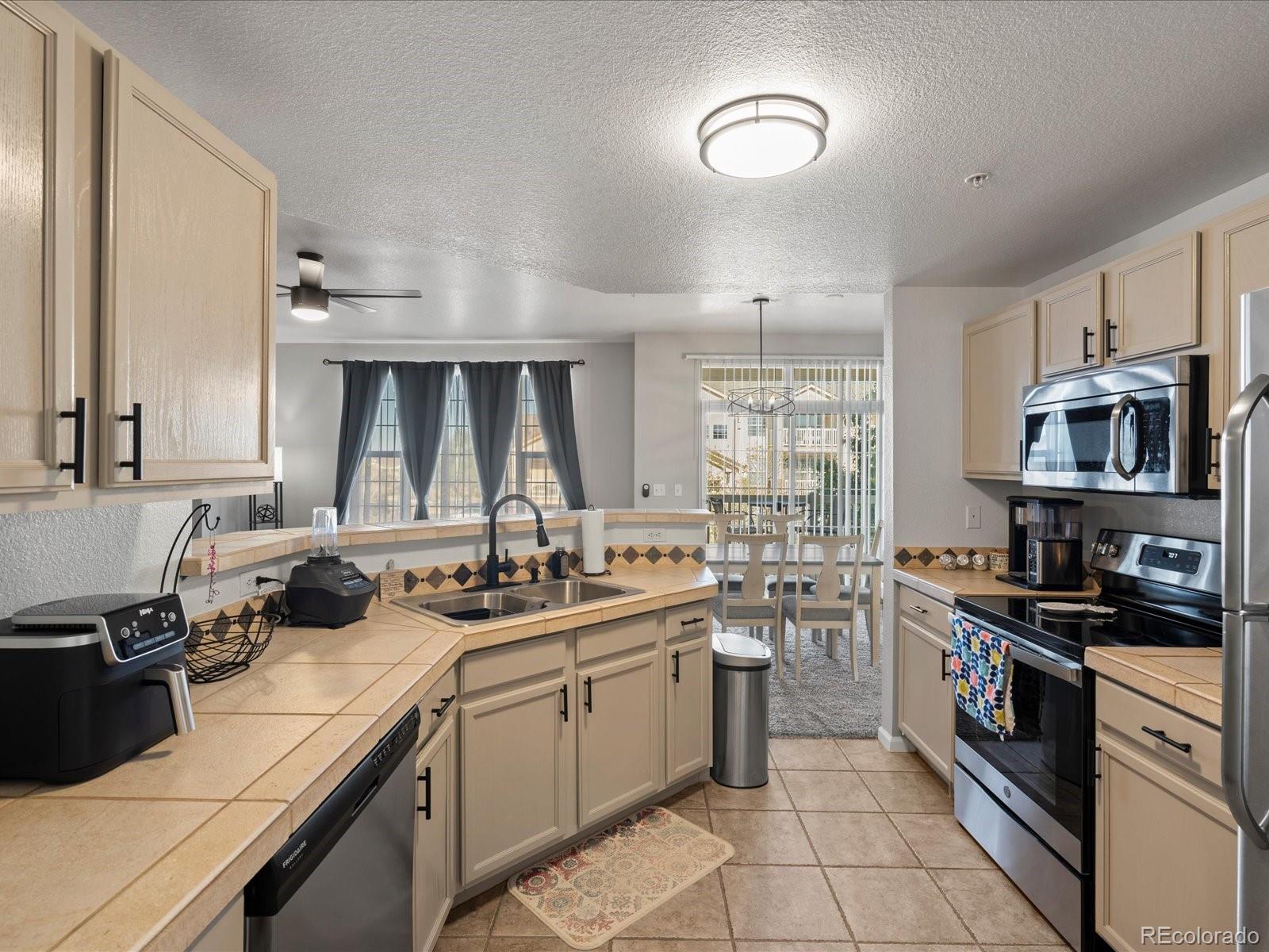 MLS Image #13 for 5726 n genoa way,aurora, Colorado