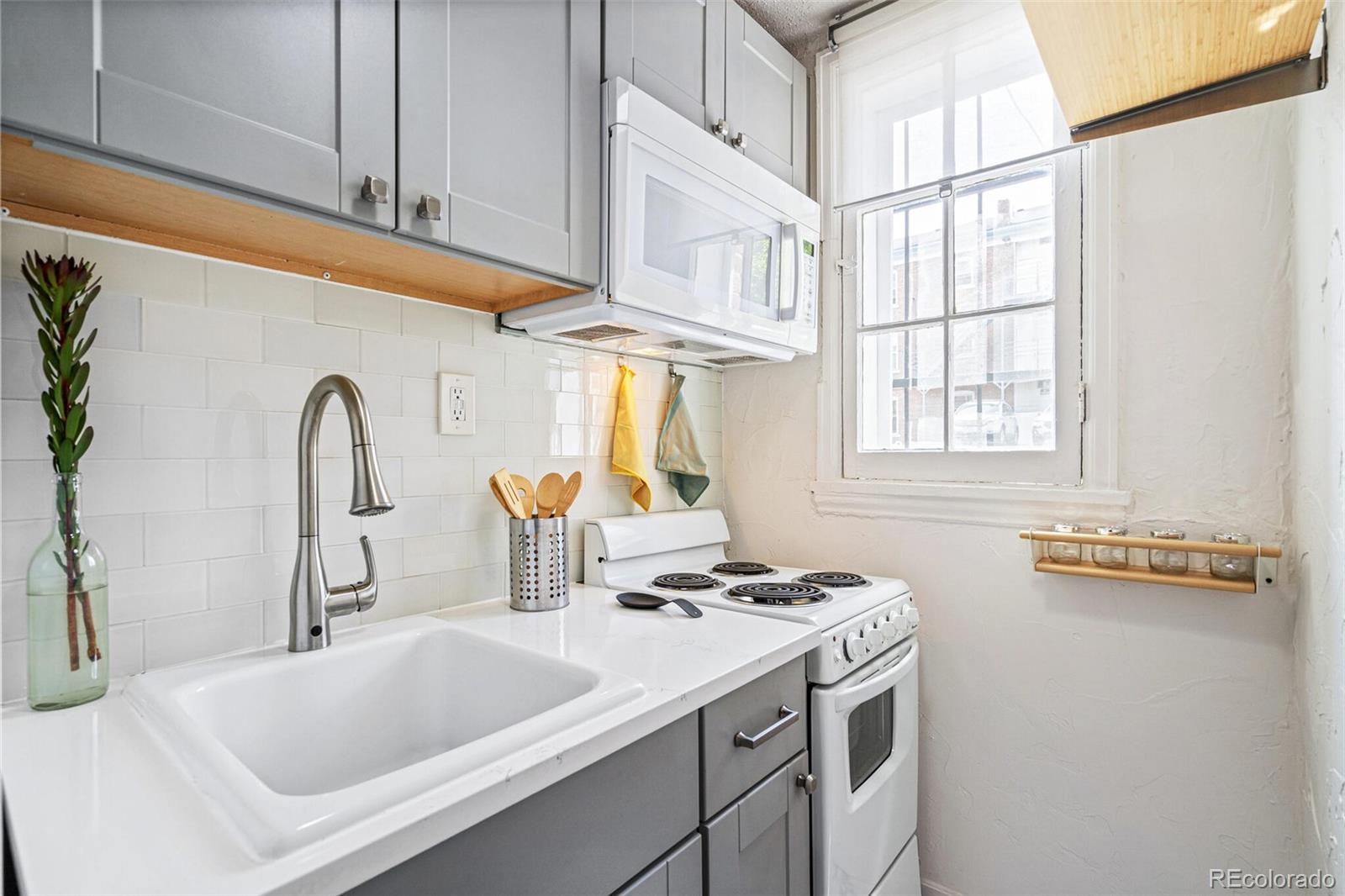MLS Image #7 for 1024 e 14th avenue,denver, Colorado