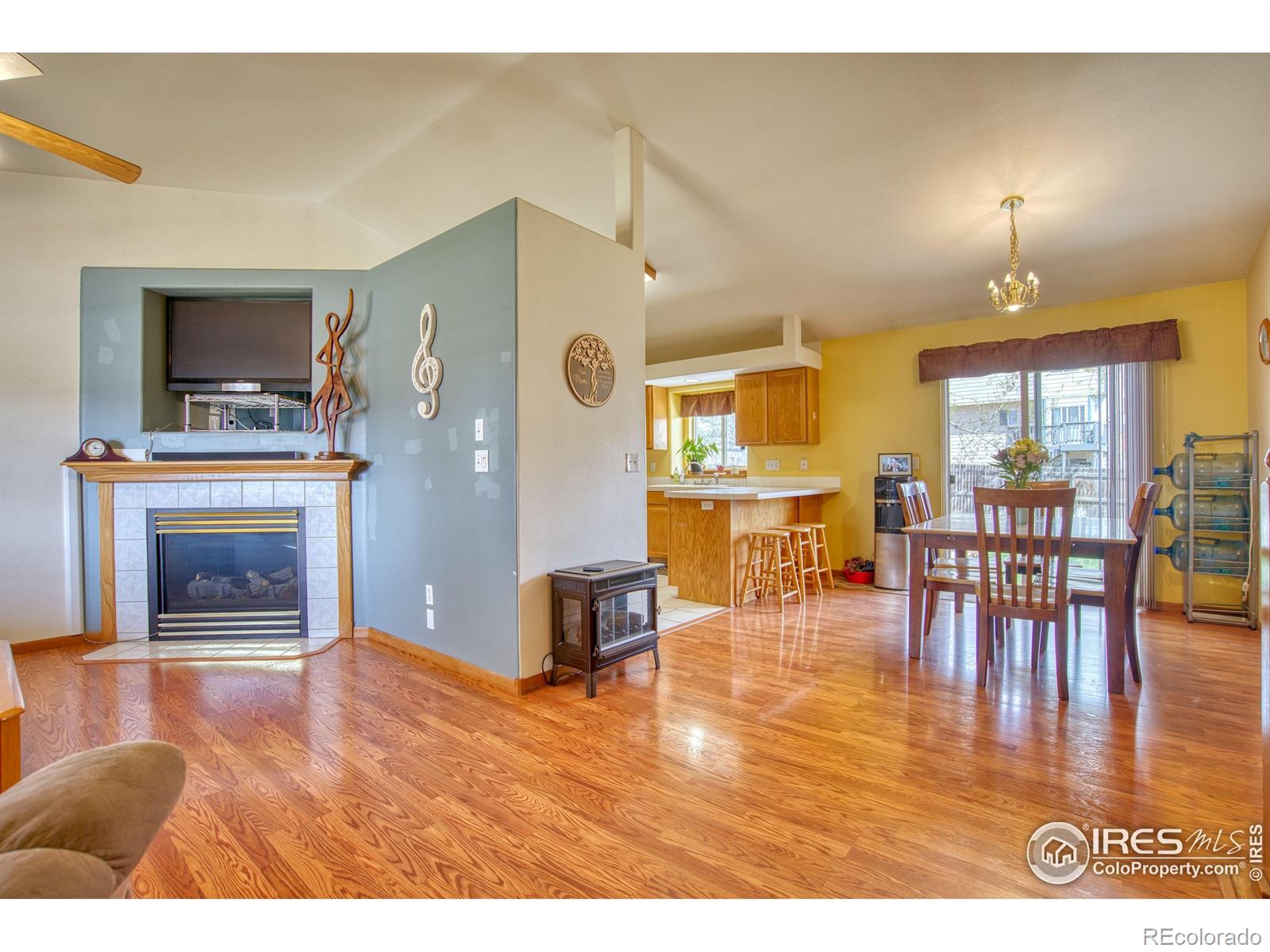 MLS Image #2 for 1913  parkwood drive,johnstown, Colorado