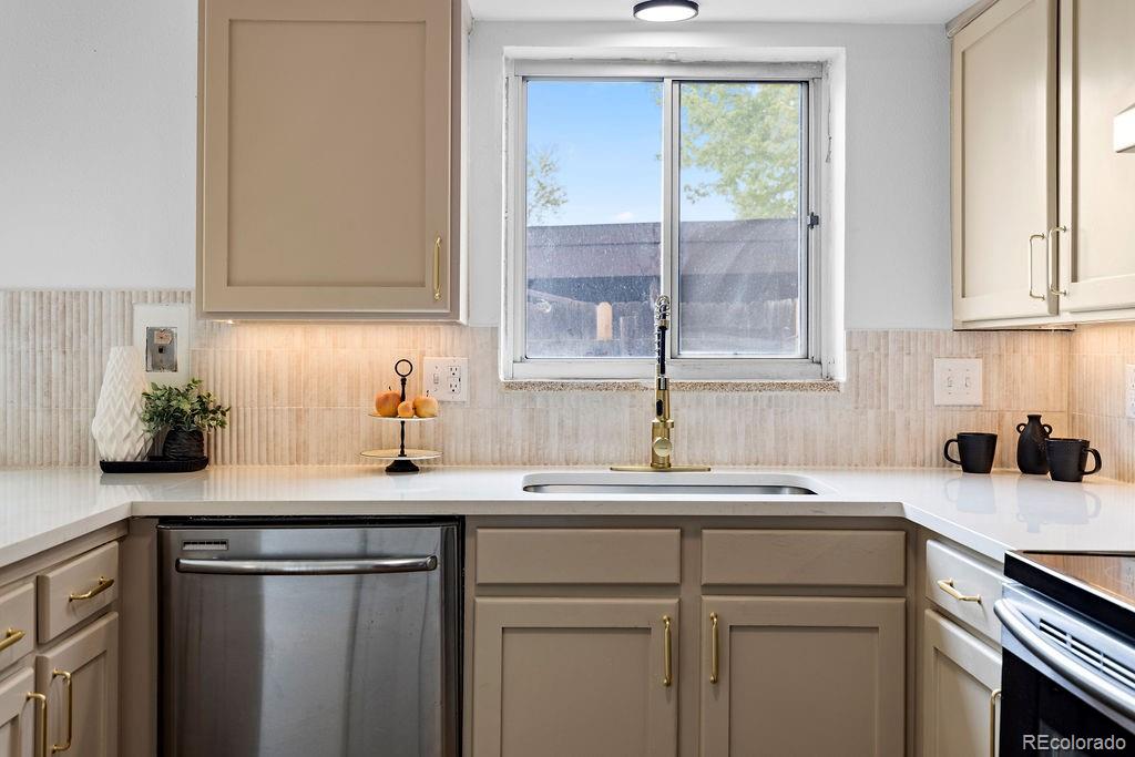 MLS Image #5 for 5667 s lowell boulevard,littleton, Colorado