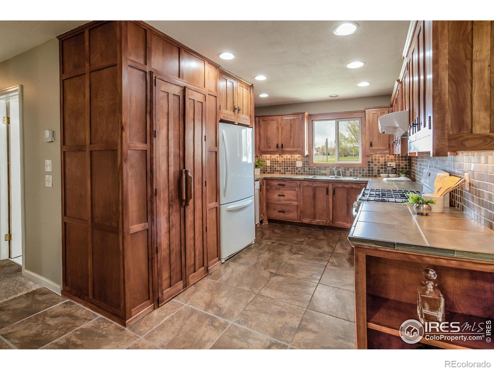 MLS Image #10 for 205  maple court,windsor, Colorado